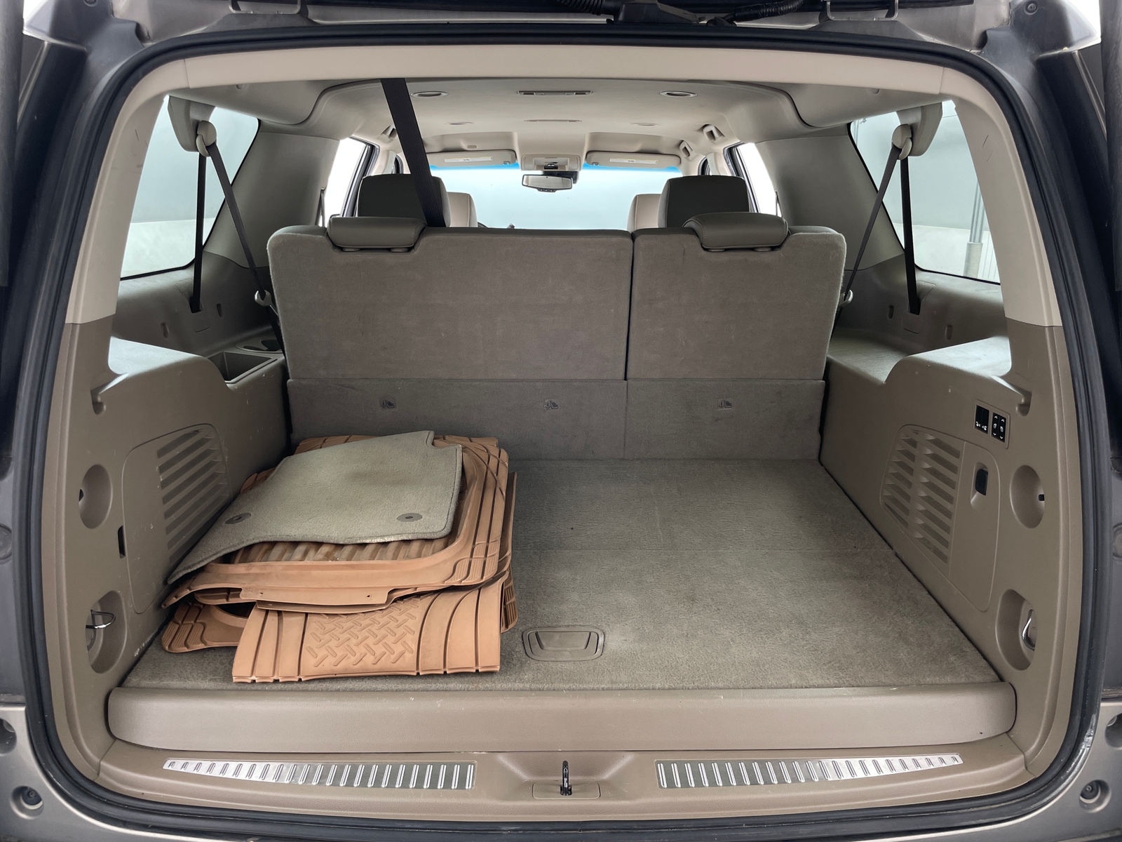 Thumbnail: 2017 Chevrolet Suburban - 6