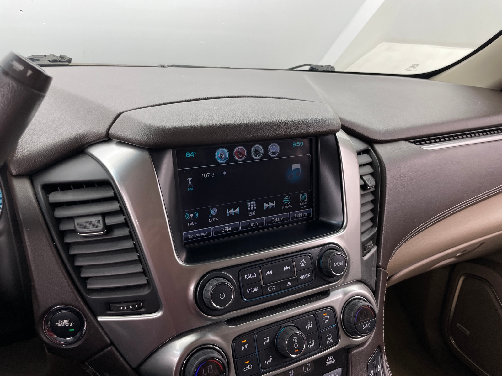 Thumbnail: 2017 Chevrolet Suburban - 3