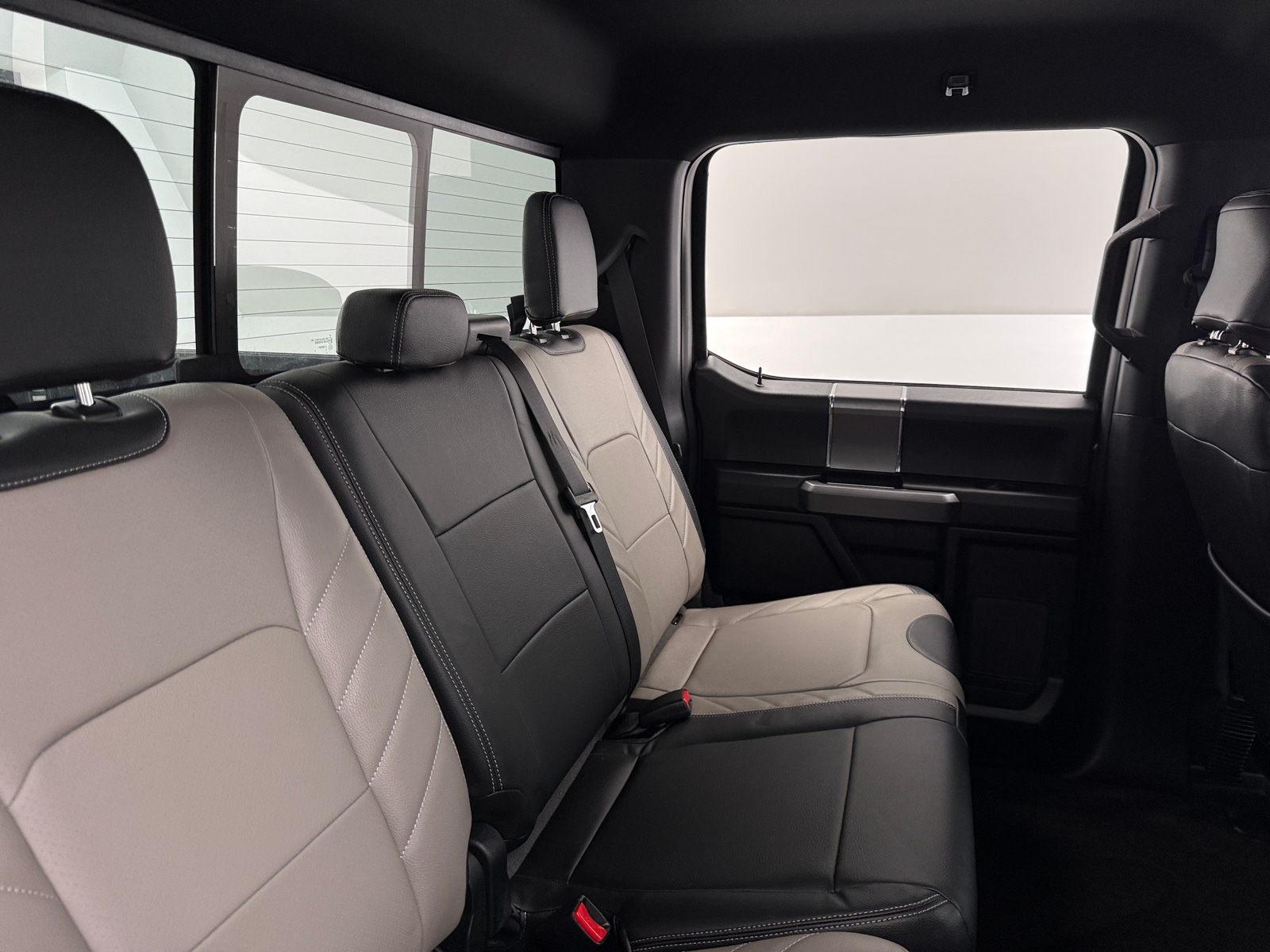 Thumbnail: 2017 Ford Econoline - 6