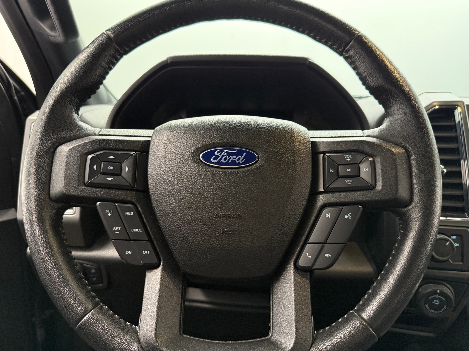 Thumbnail: 2017 Ford Econoline - 5