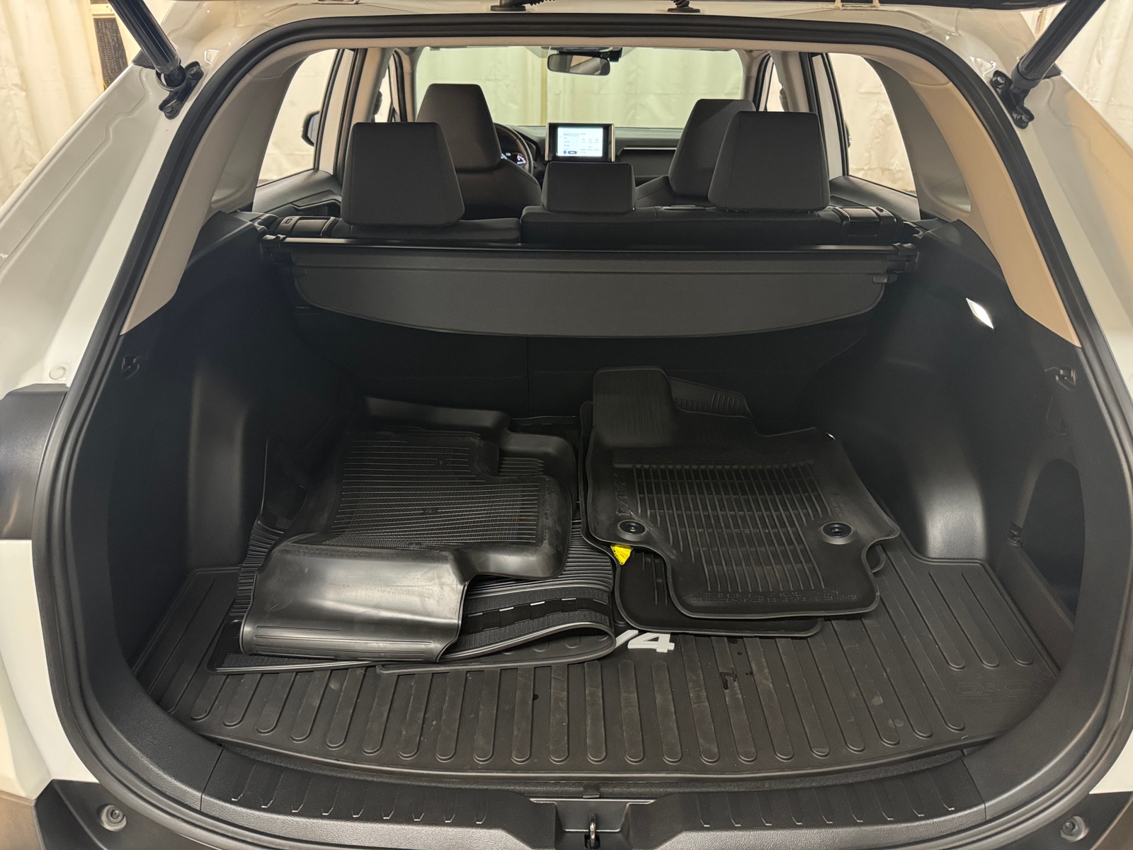 Thumbnail: 2023 Toyota RAV4 - 7