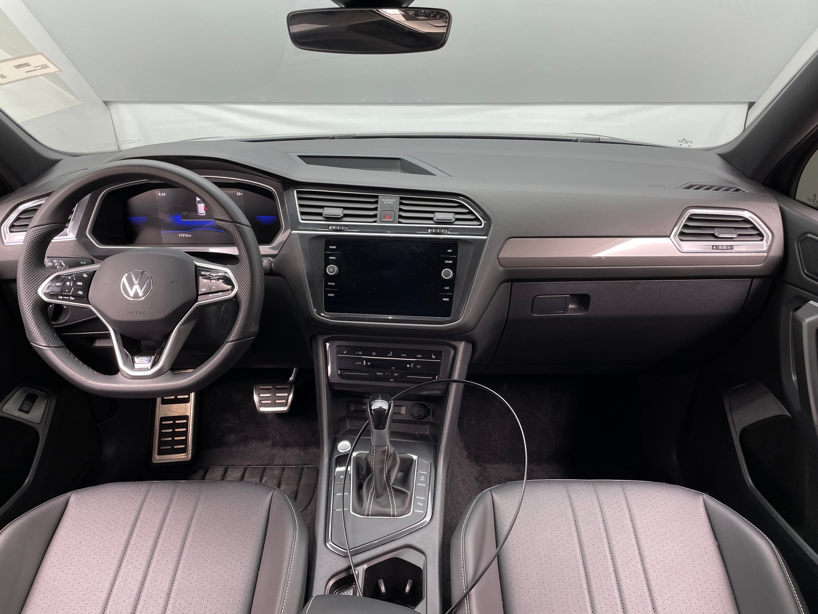Thumbnail: 2024 Volkswagen Tiguan - 2