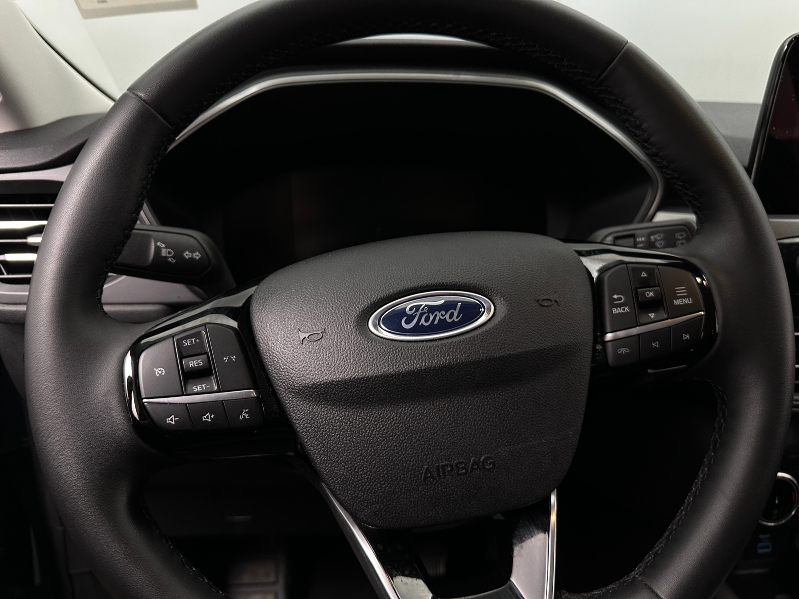 Thumbnail: 2023 Ford Escape - 5
