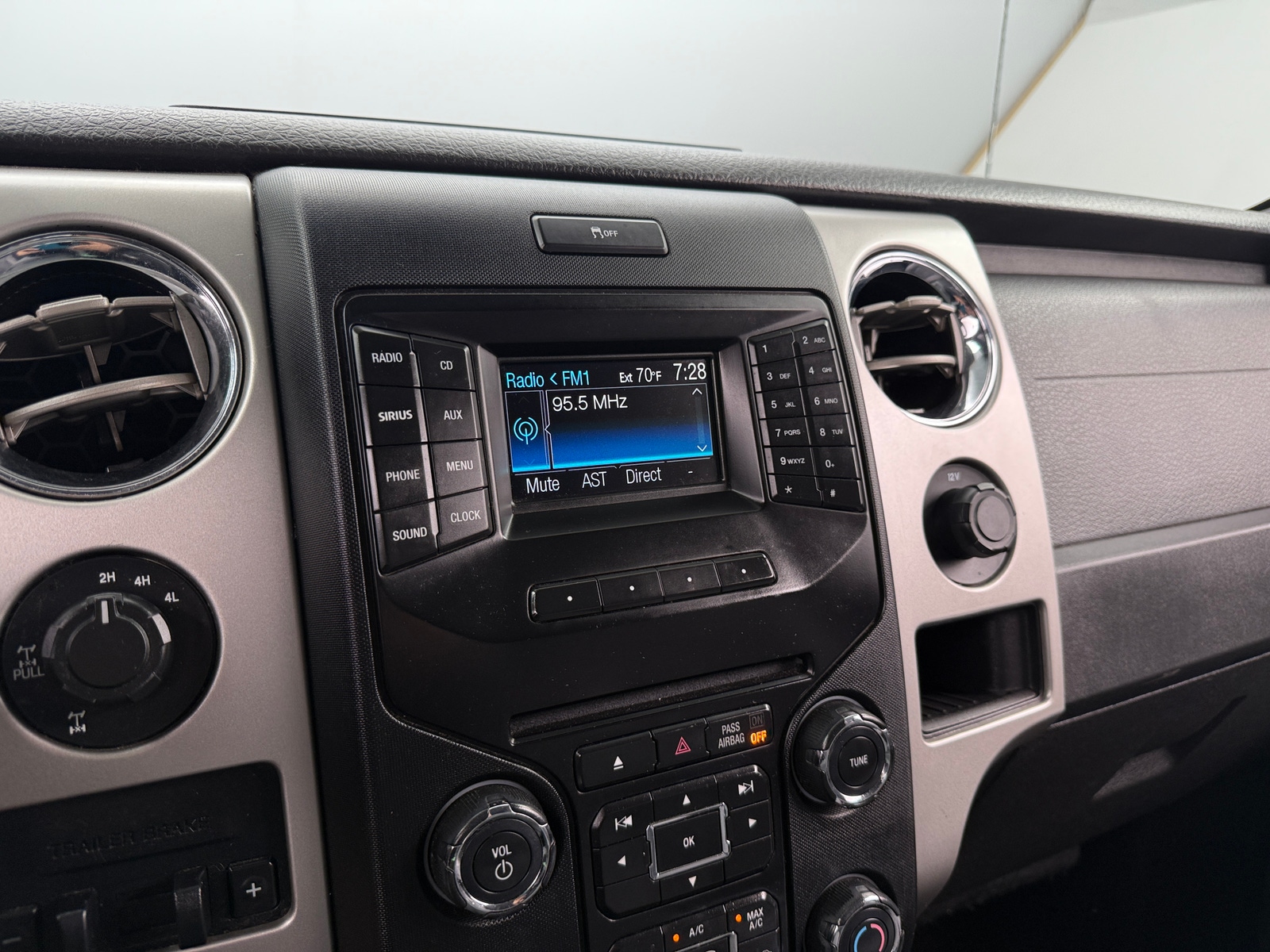 Thumbnail: 2014 Ford Econoline - 4