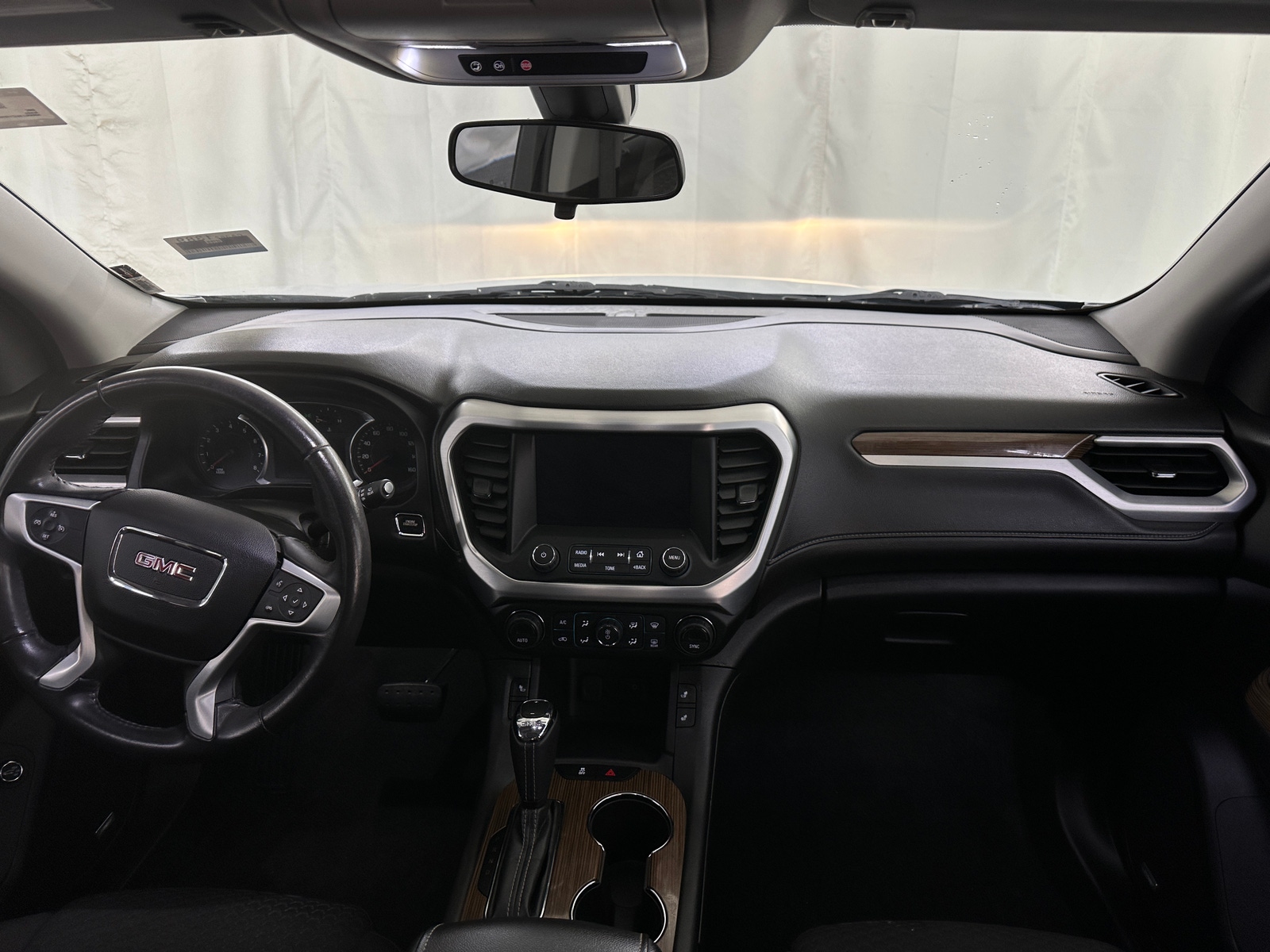 Thumbnail: 2018 GMC Acadia - 3