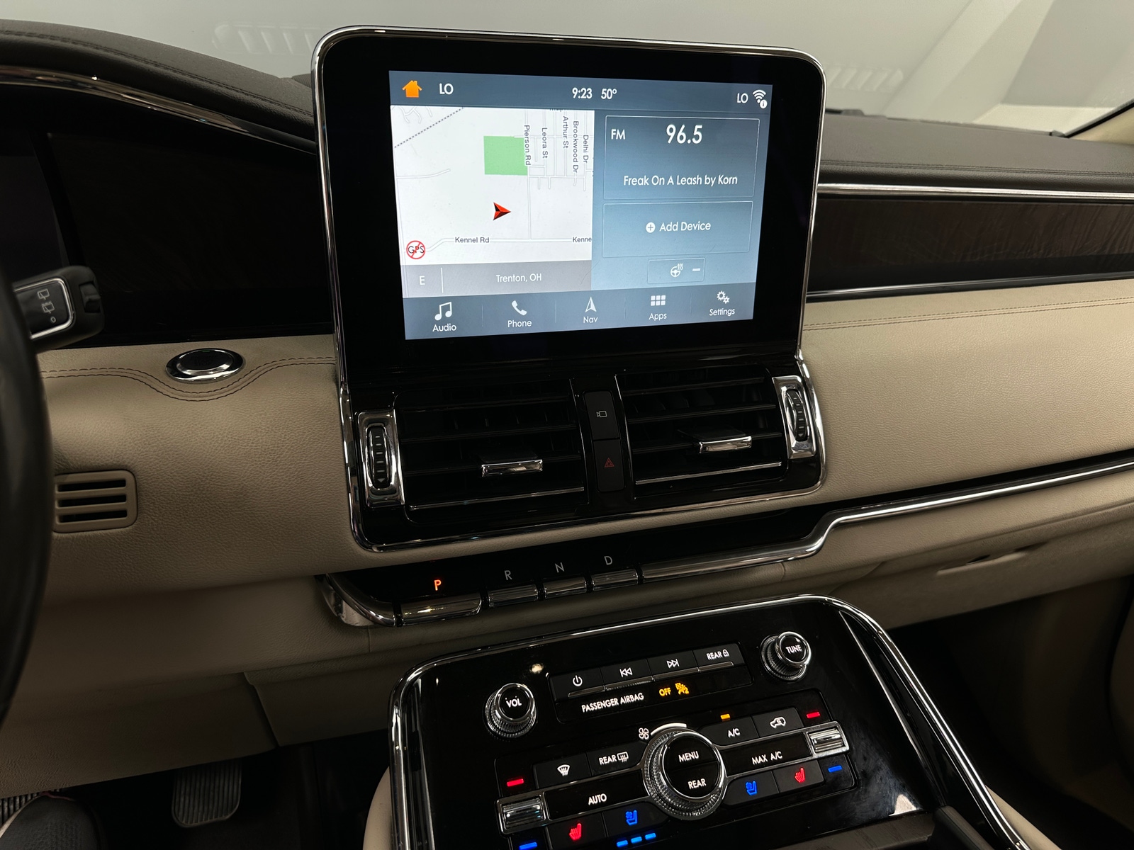 Thumbnail: 2018 Lincoln Navigator - 3