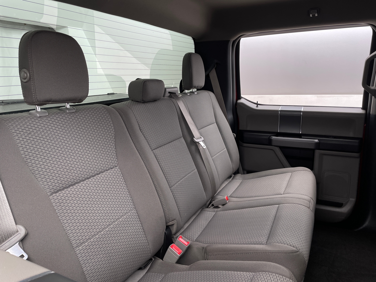 Thumbnail: 2018 Ford Econoline - 6