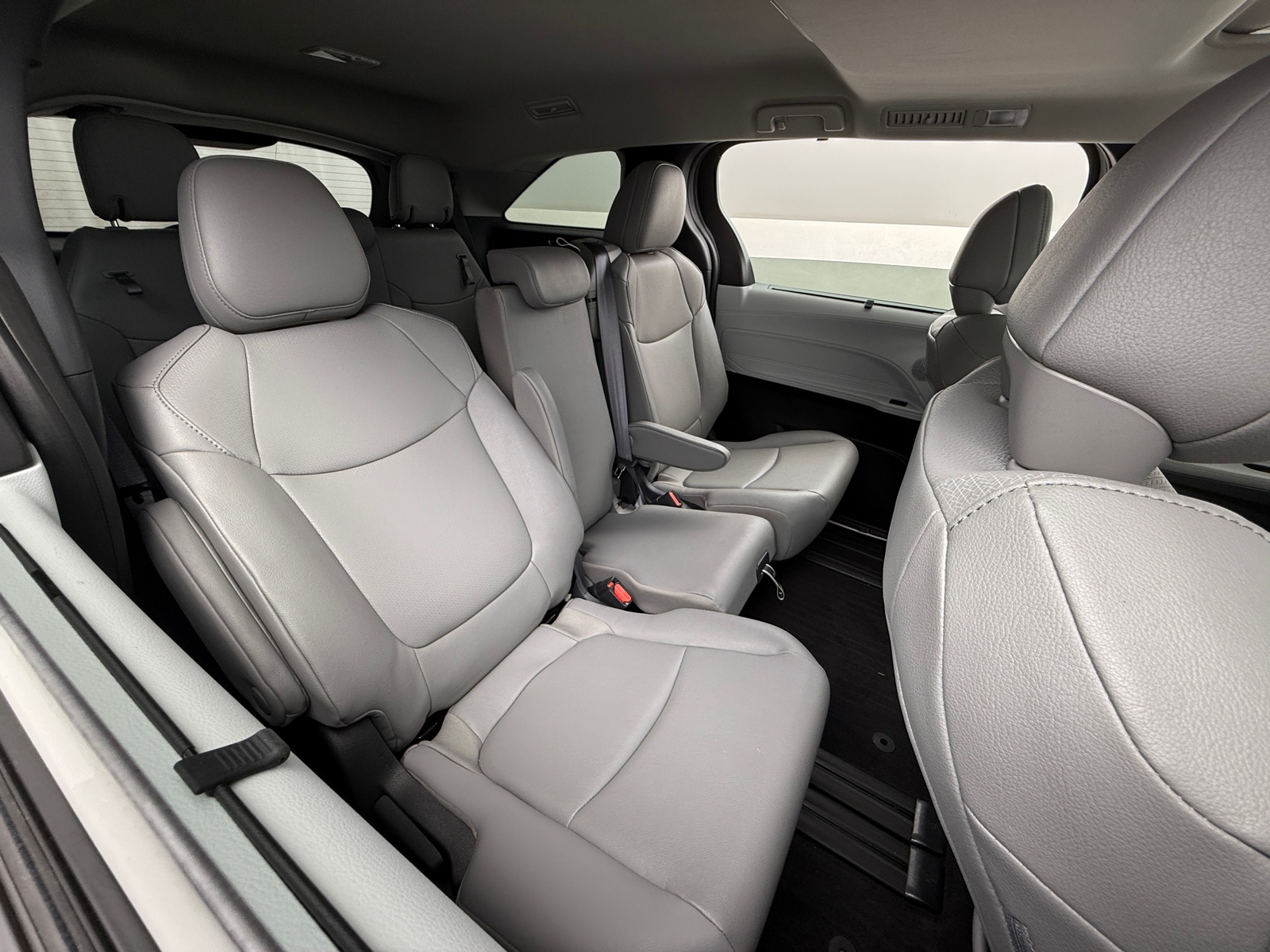 Thumbnail: 2025 Toyota Sienna - 5