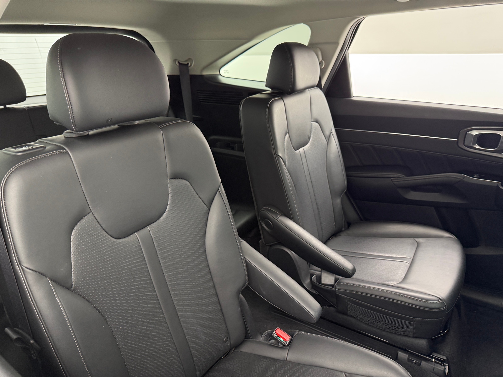 Thumbnail: 2023 Kia Sorento - 5