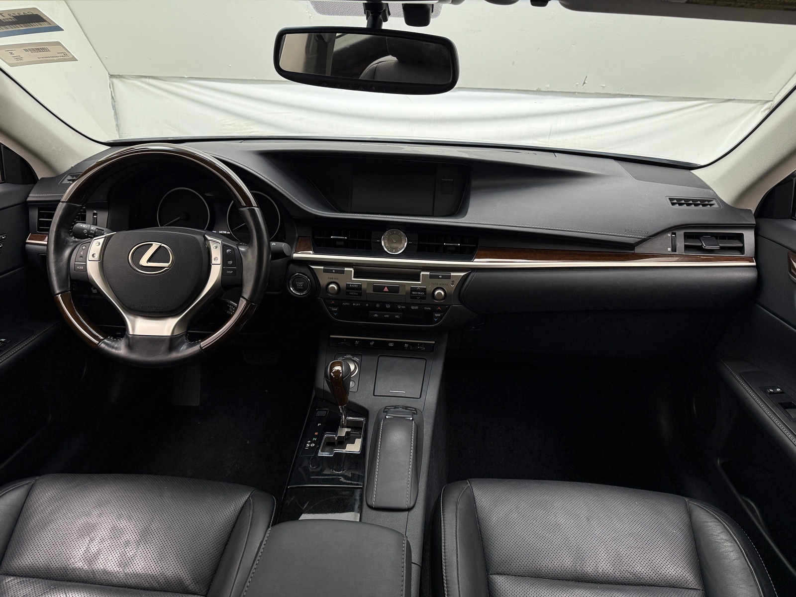 Thumbnail: 2015 Lexus ES - 2