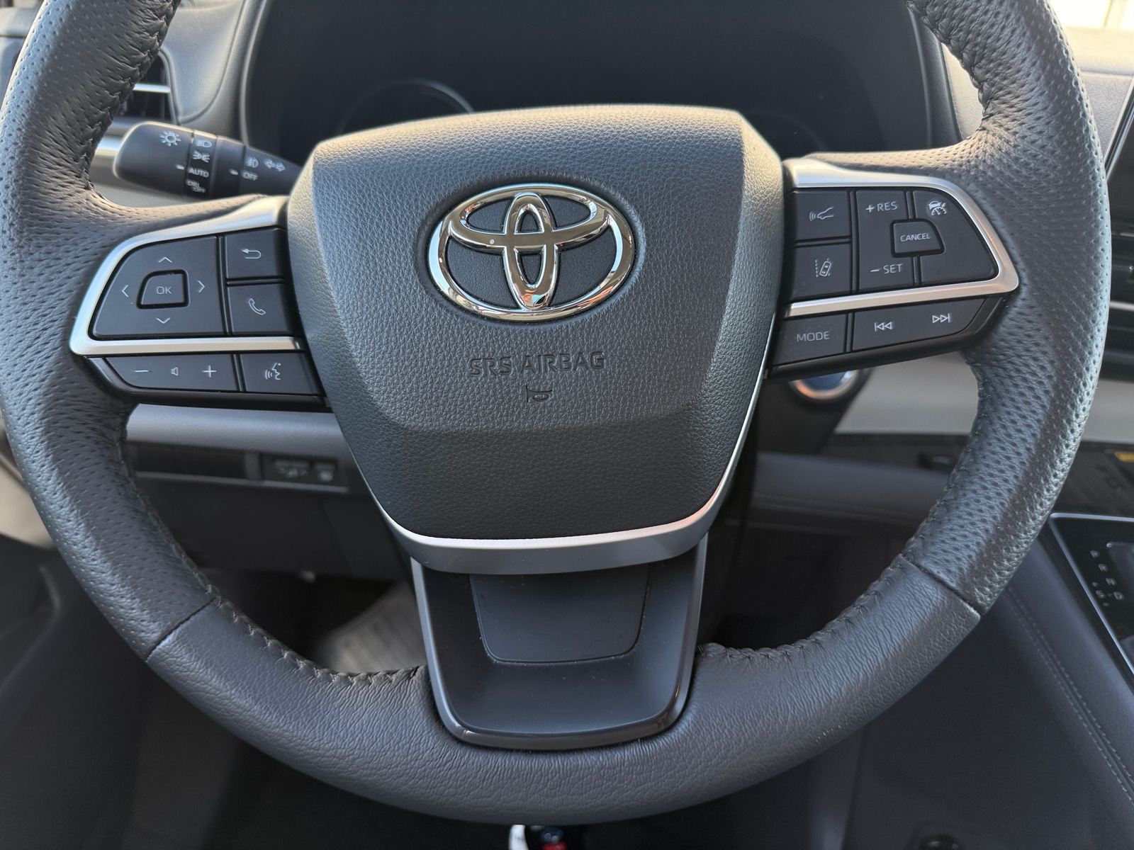 Thumbnail: 2024 Toyota Sienna - 4