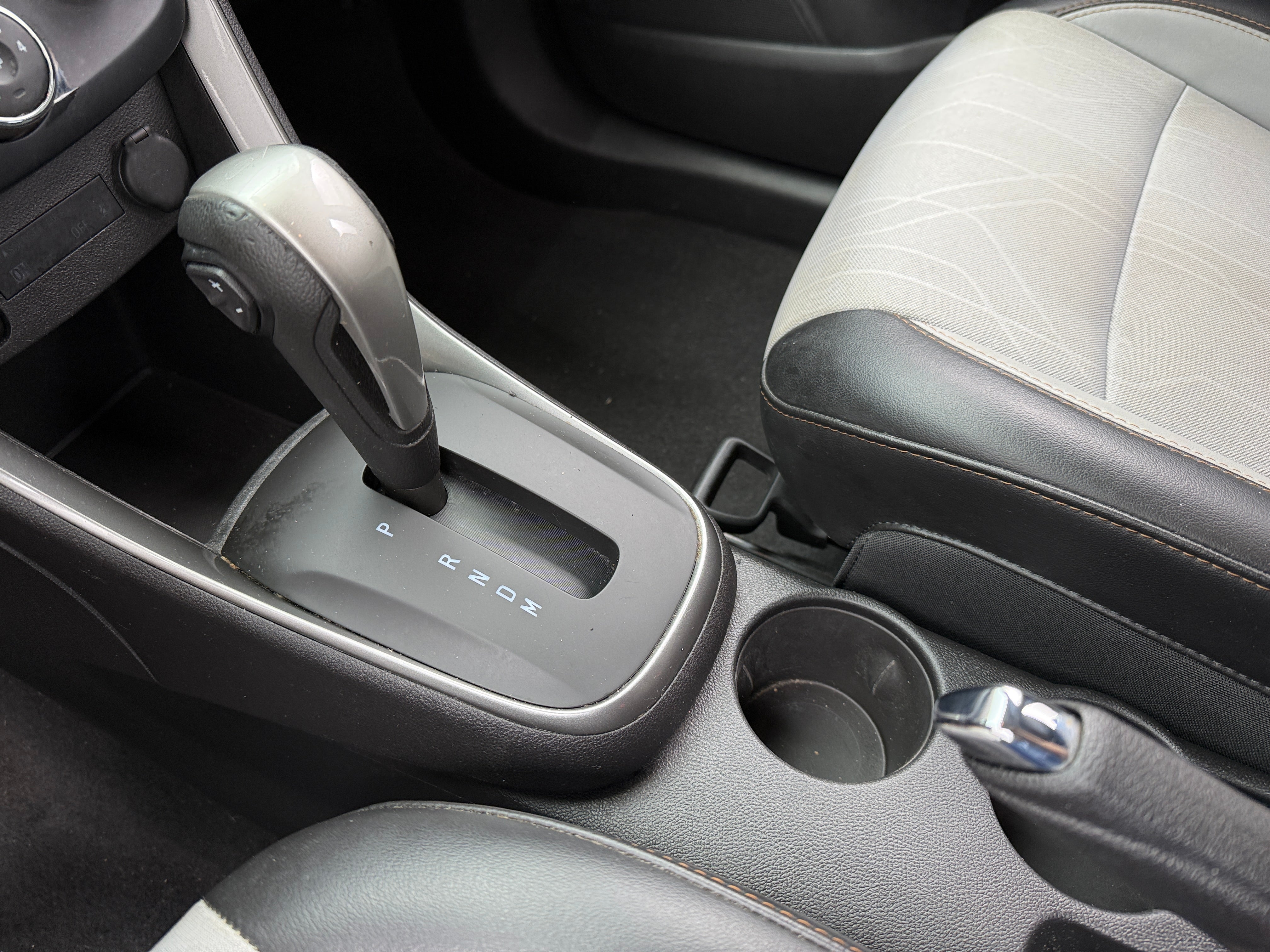 Used 2017 Chevrolet Trax LT with VIN 3GNCJLSB0HL195999 for sale in Oak Creek, WI