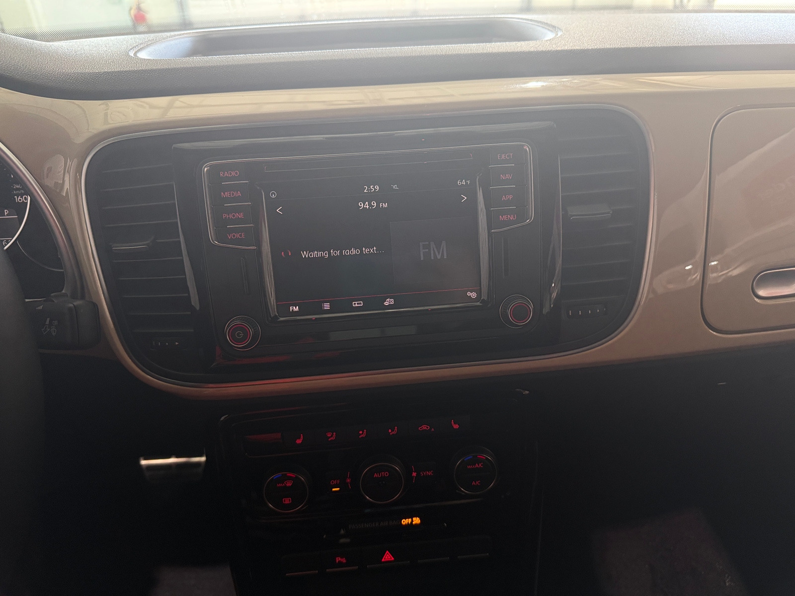 Thumbnail: 2019 Volkswagen Beetle - 3