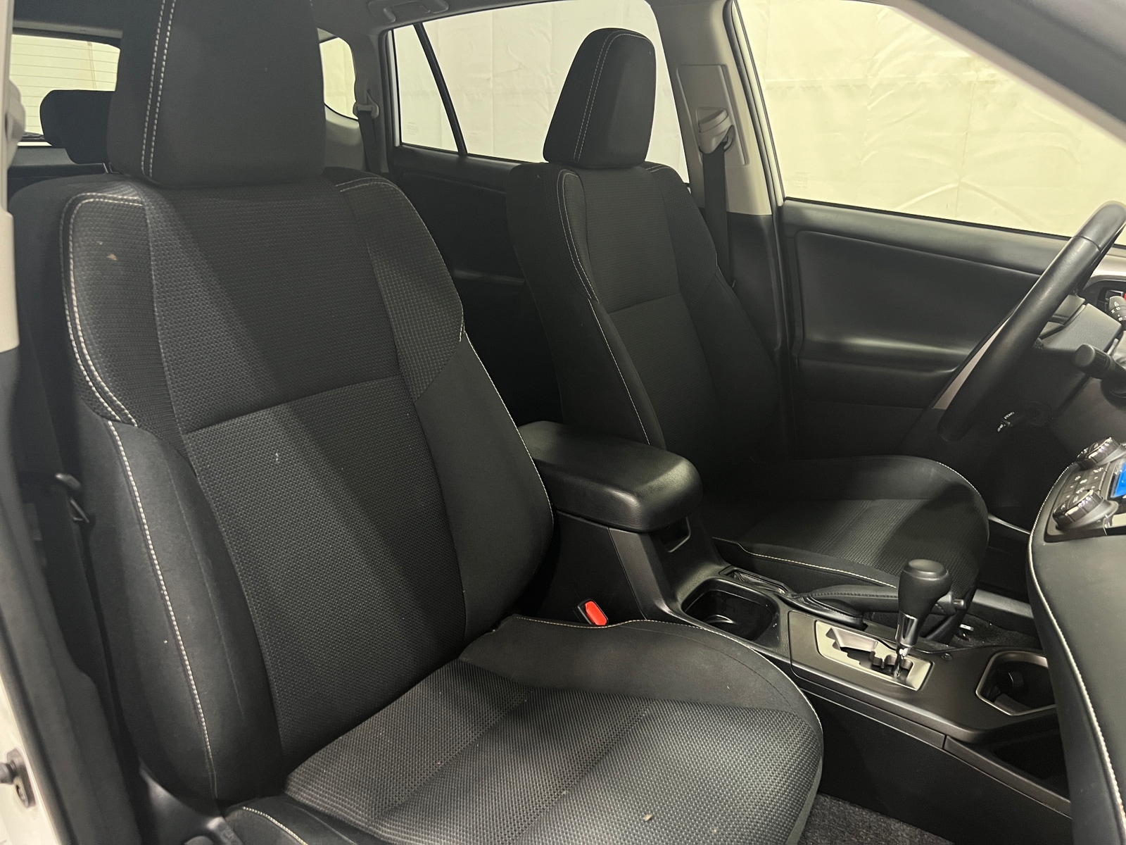 Thumbnail: 2018 Toyota RAV4 - 2
