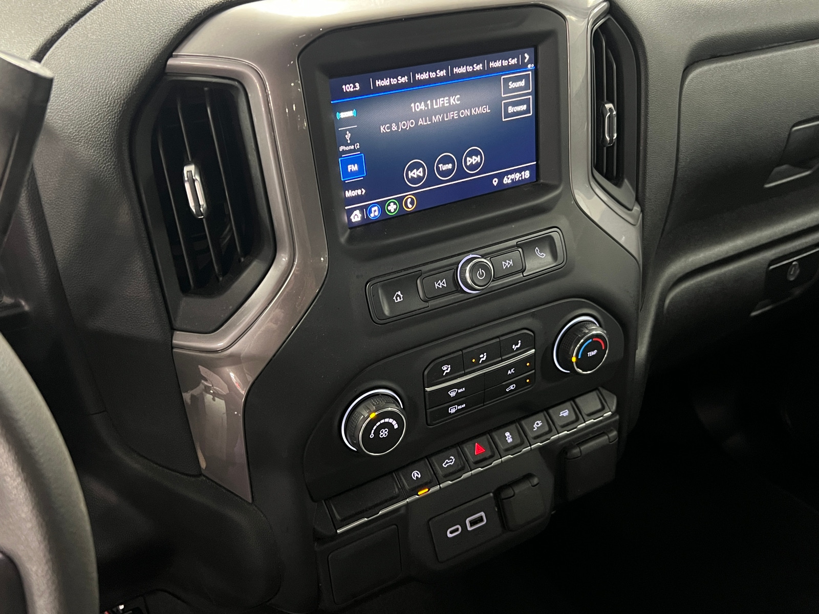 Thumbnail: 2021 Chevrolet Silverado 1500 - 4