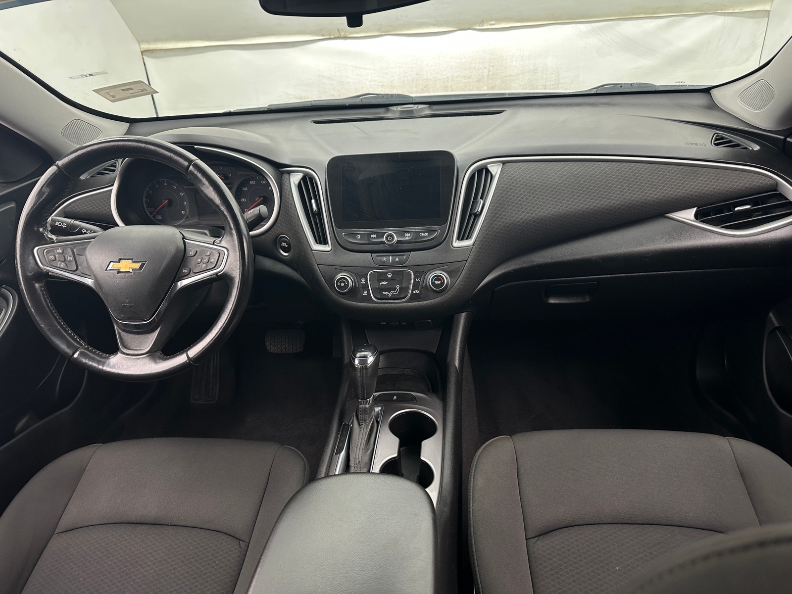 Thumbnail: 2020 Chevrolet Malibu - 3