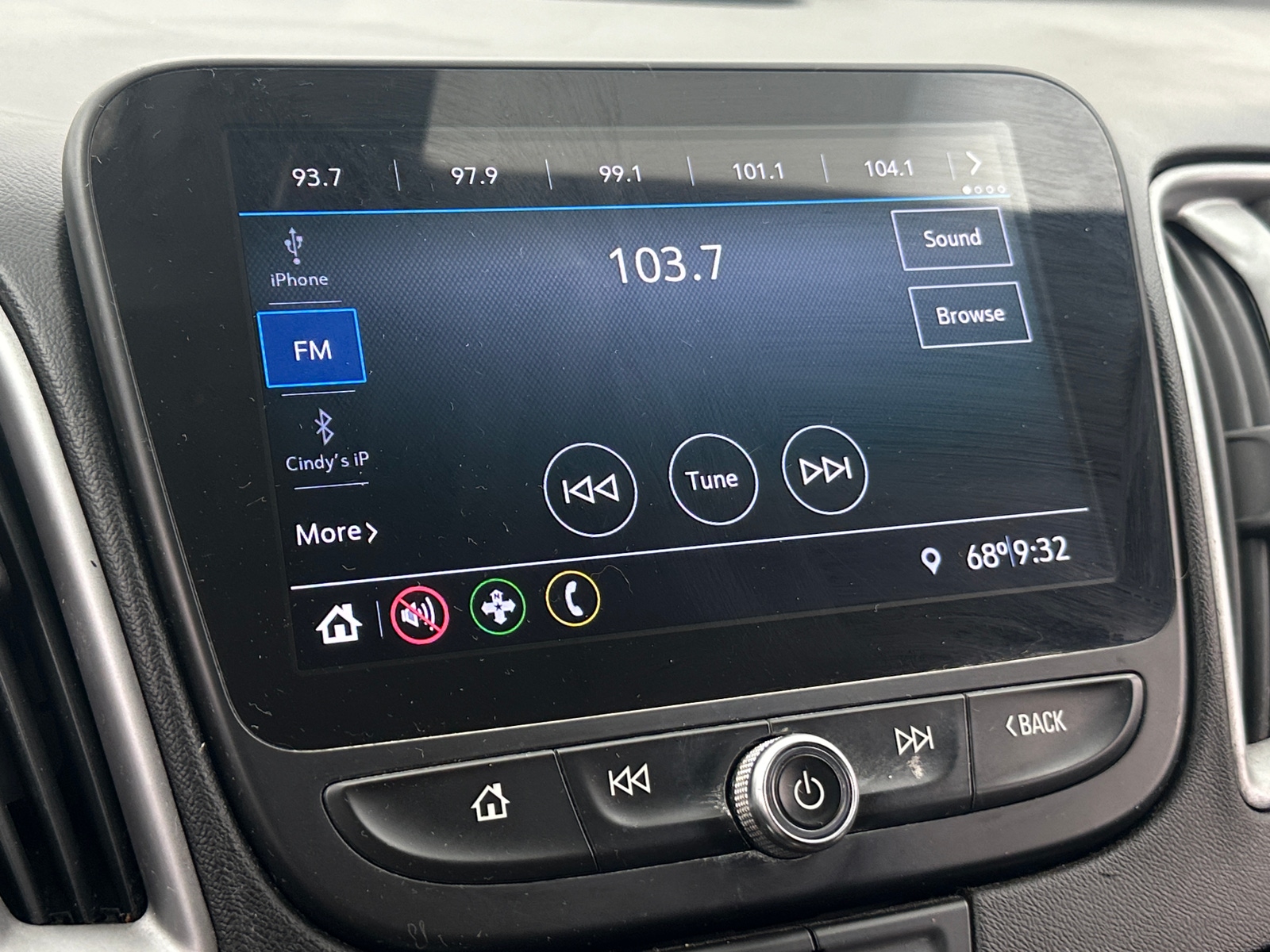 Thumbnail: 2020 Chevrolet Malibu - 4