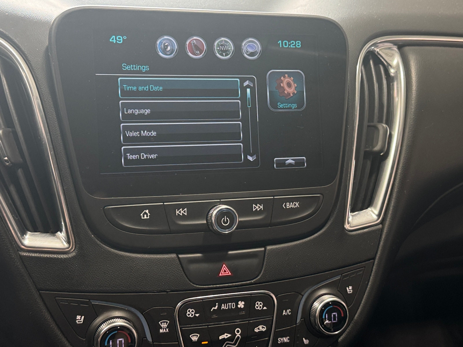 Thumbnail: 2016 Chevrolet Malibu - 3
