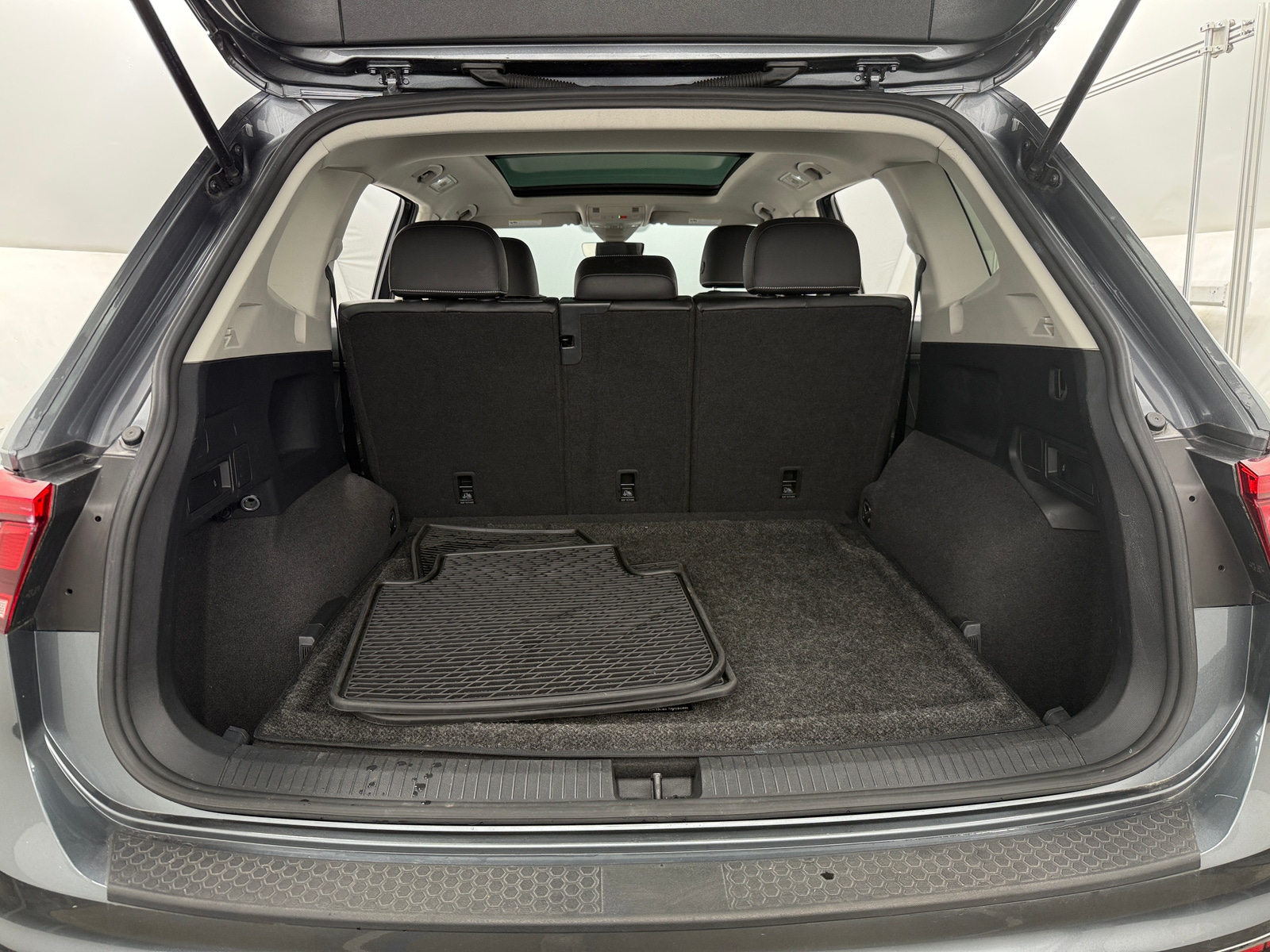 Thumbnail: 2022 Volkswagen Tiguan - 6