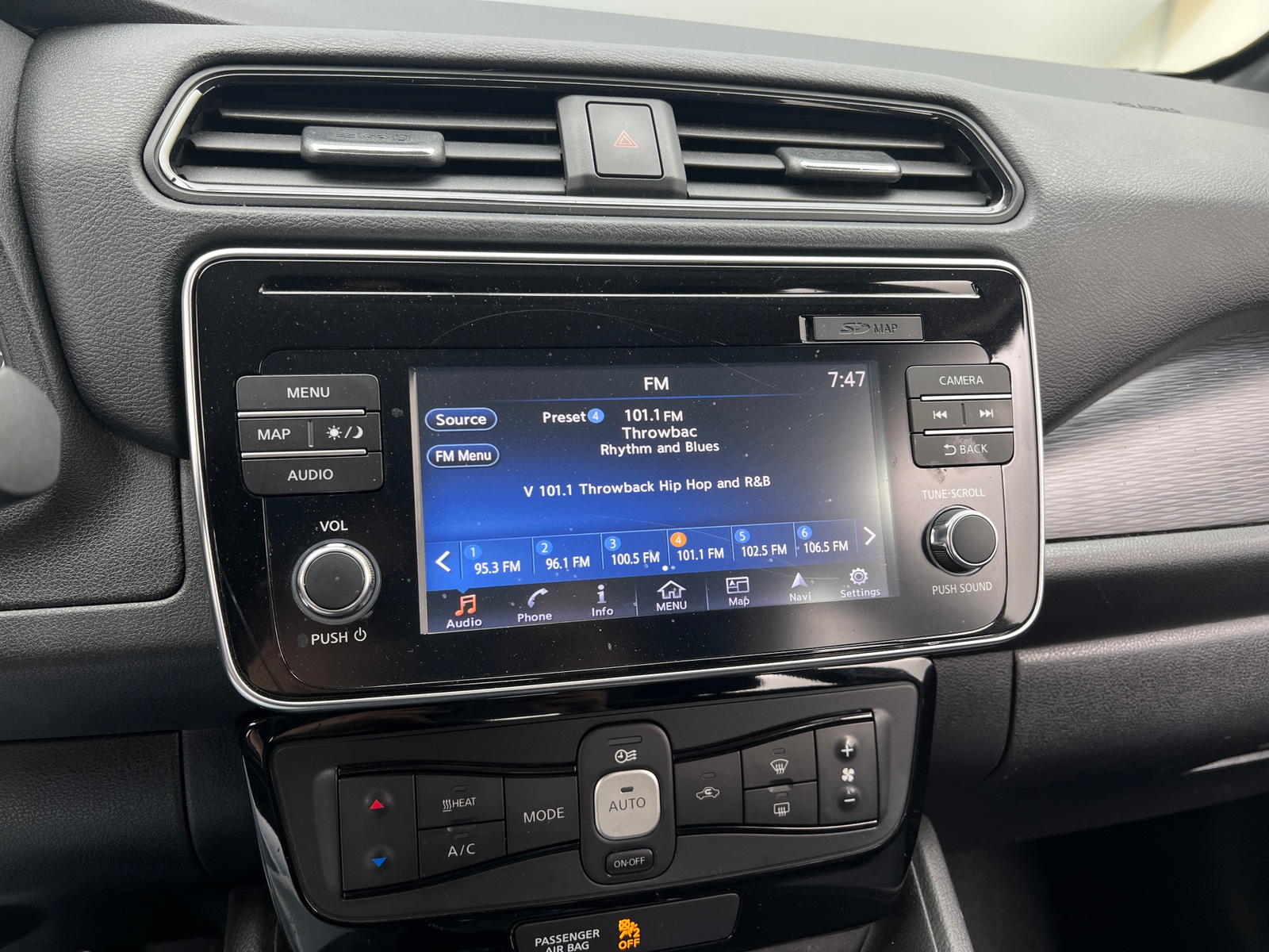 Thumbnail: 2018 Nissan Leaf - 4