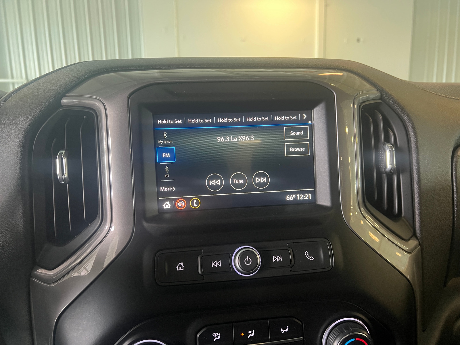 Thumbnail: 2019 Chevrolet Silverado 1500 - 4