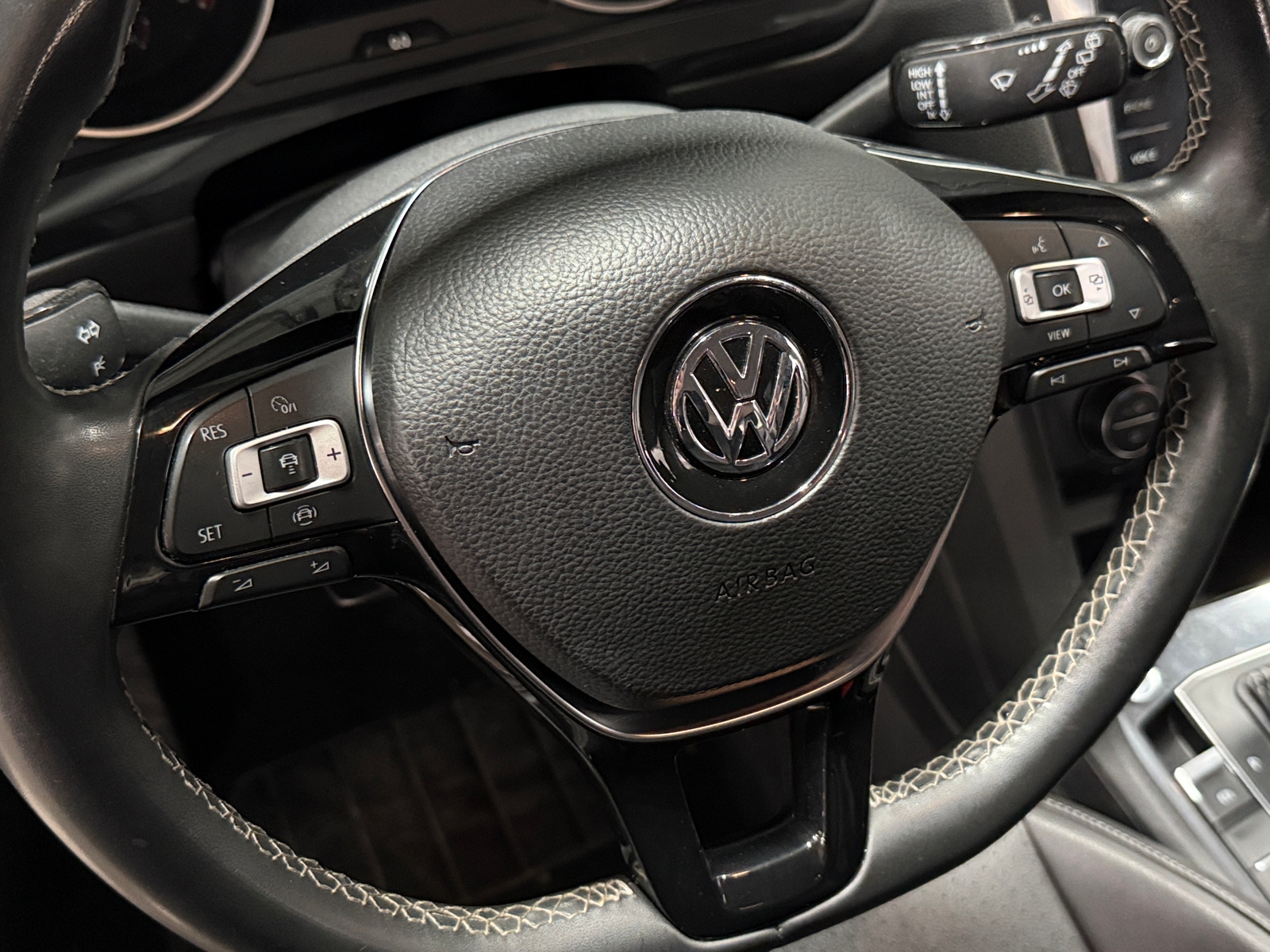Thumbnail: 2021 Volkswagen Tiguan - 4