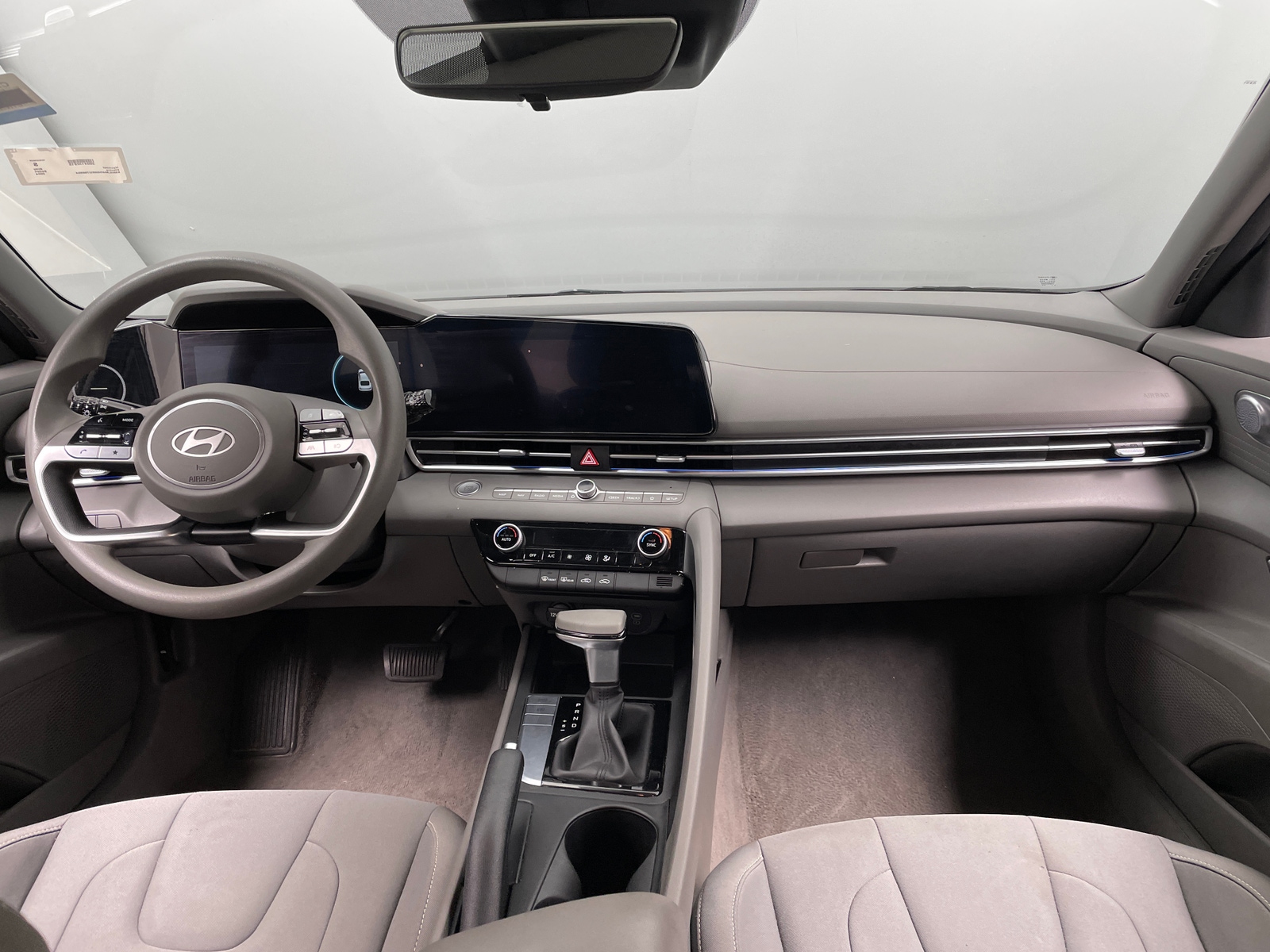 Thumbnail: 2024 Hyundai Elantra - 3