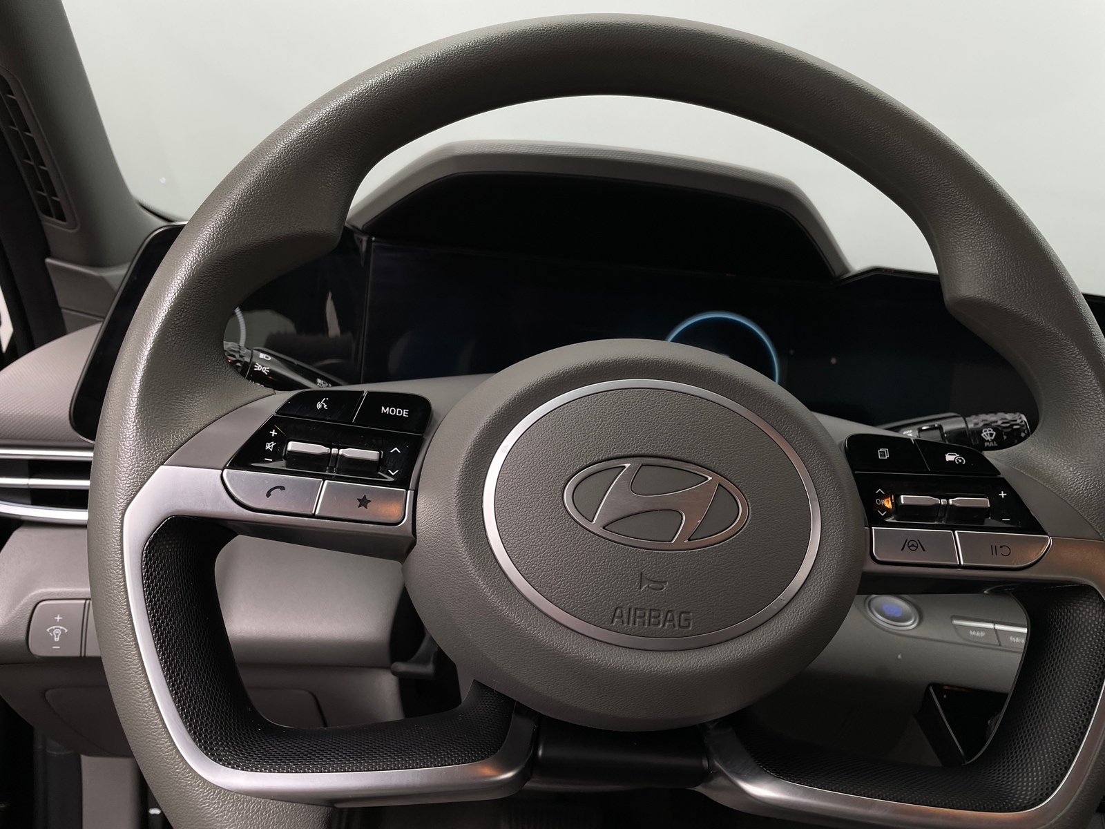 Thumbnail: 2024 Hyundai Elantra - 5