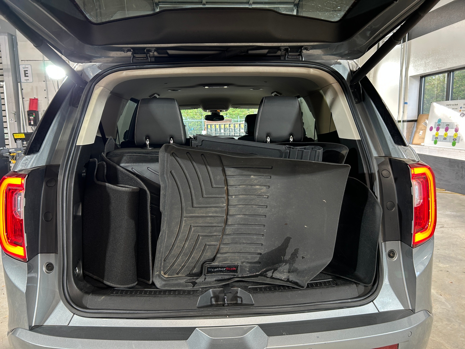 Thumbnail: 2023 GMC Acadia - 6