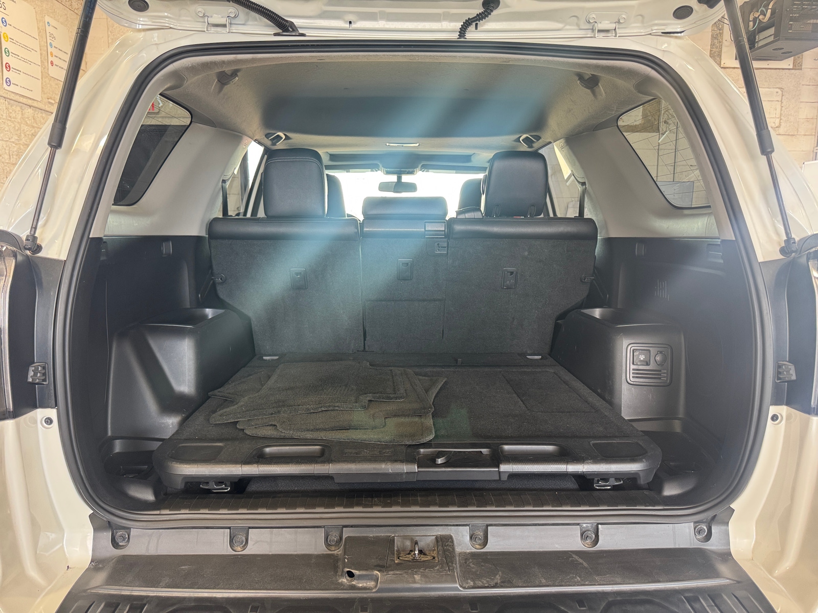 Thumbnail: 2018 Toyota 4Runner - 6
