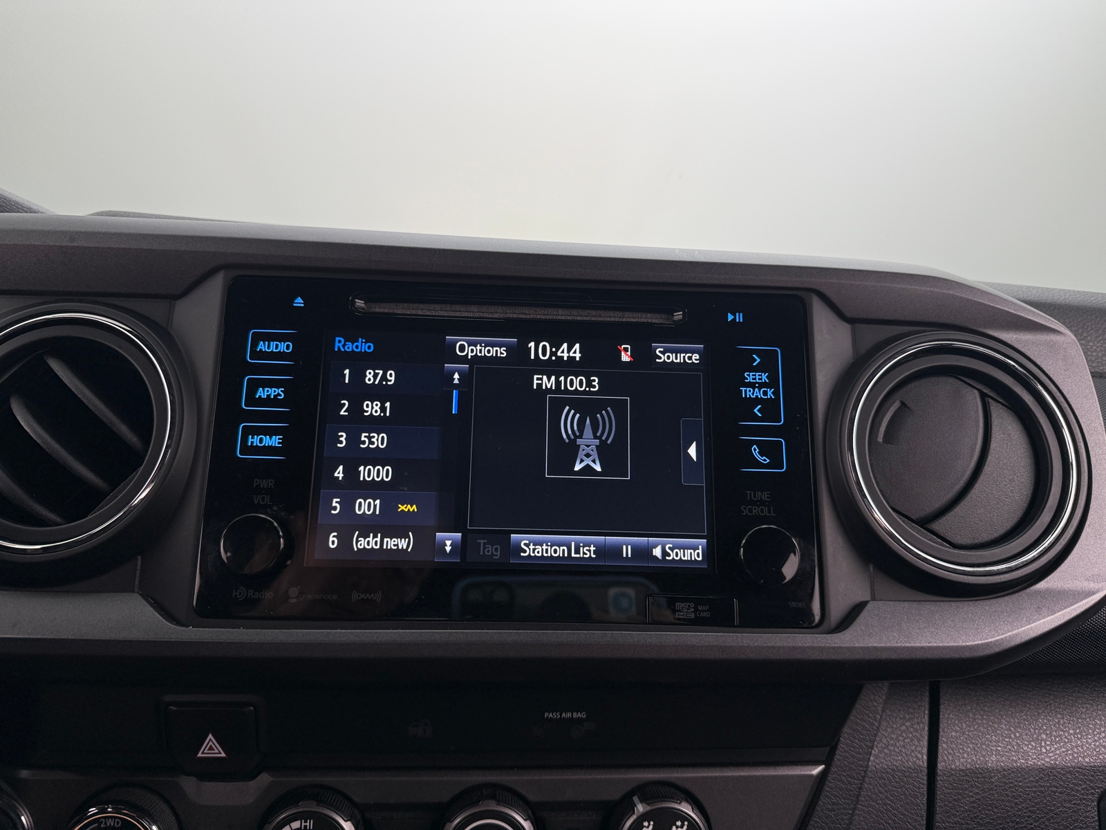 Thumbnail: 2019 Toyota Tacoma - 4