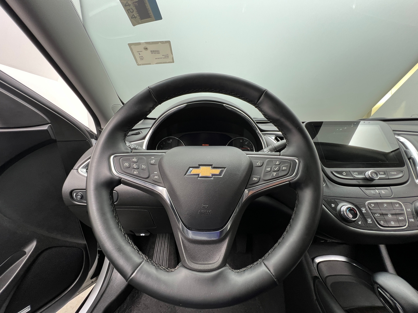 Thumbnail: 2024 Chevrolet Malibu - 4