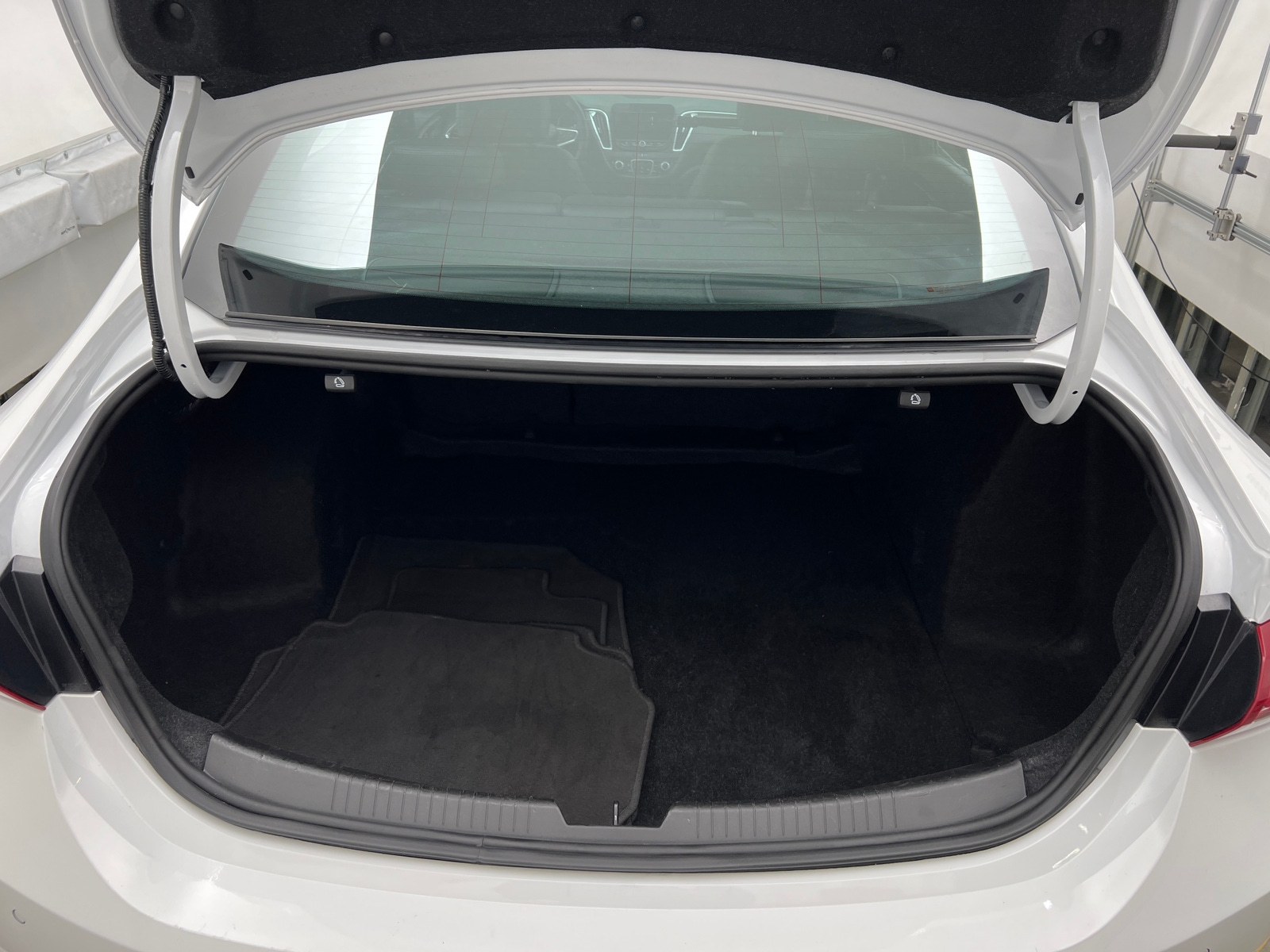 Thumbnail: 2024 Chevrolet Malibu - 6