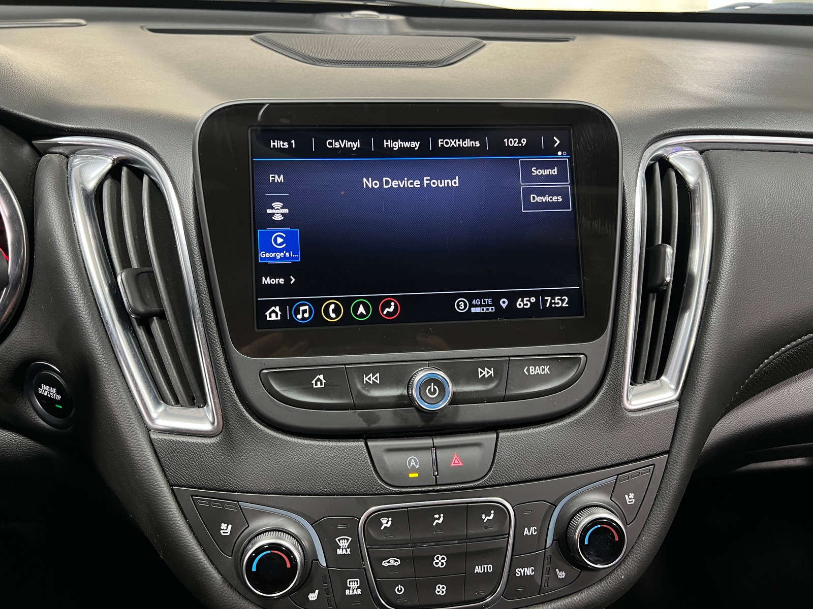 Thumbnail: 2024 Chevrolet Malibu - 3