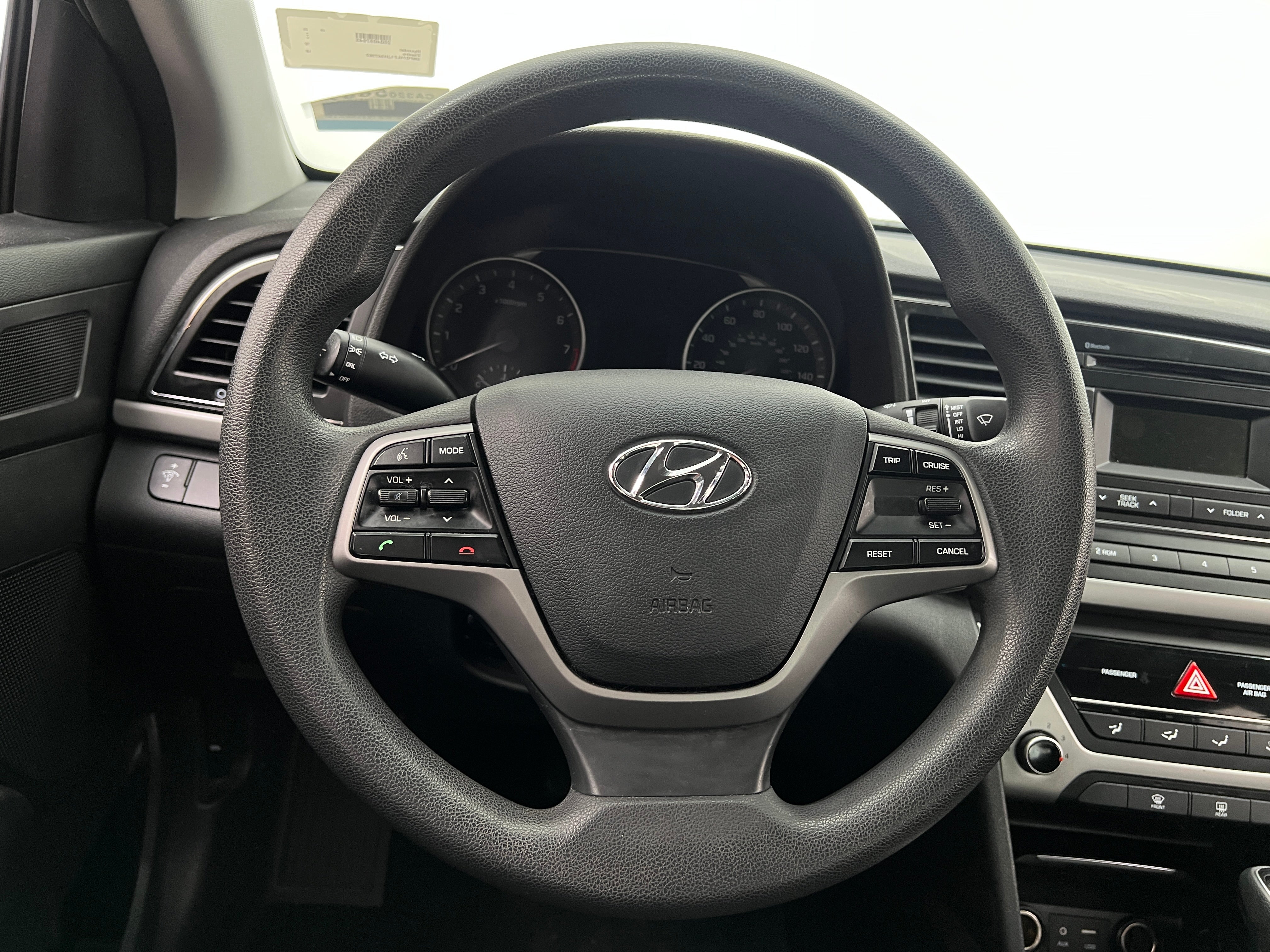 Used 2018 Hyundai Elantra SE with VIN 5NPD74LF1JH347362 for sale in Oak Creek, WI