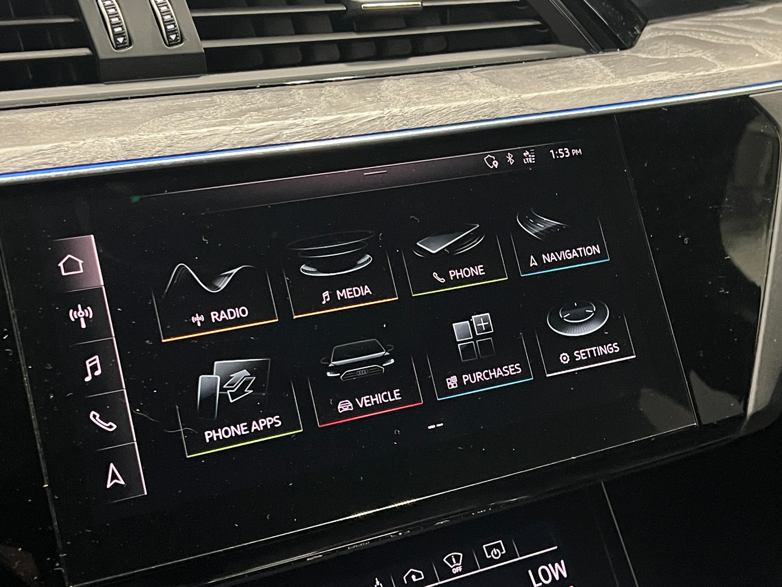 Thumbnail: 2019 Audi e-tron - 3