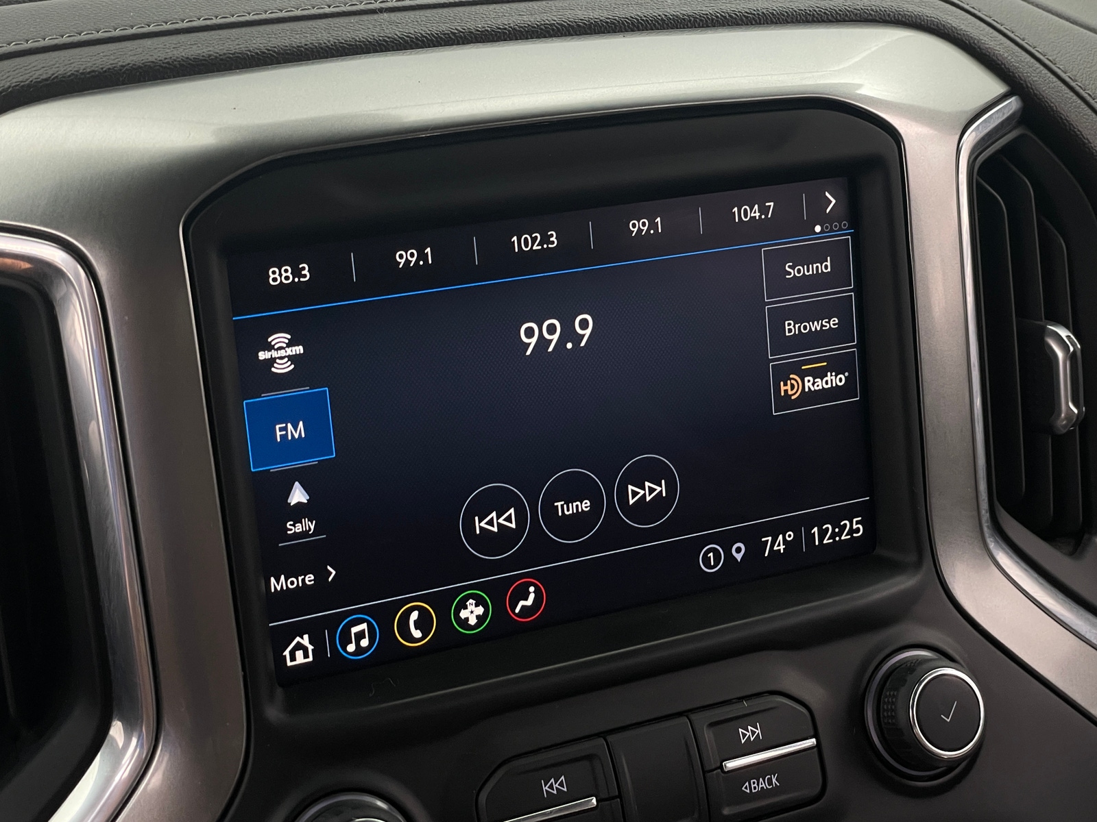 Thumbnail: 2021 Chevrolet Silverado 1500 - 3