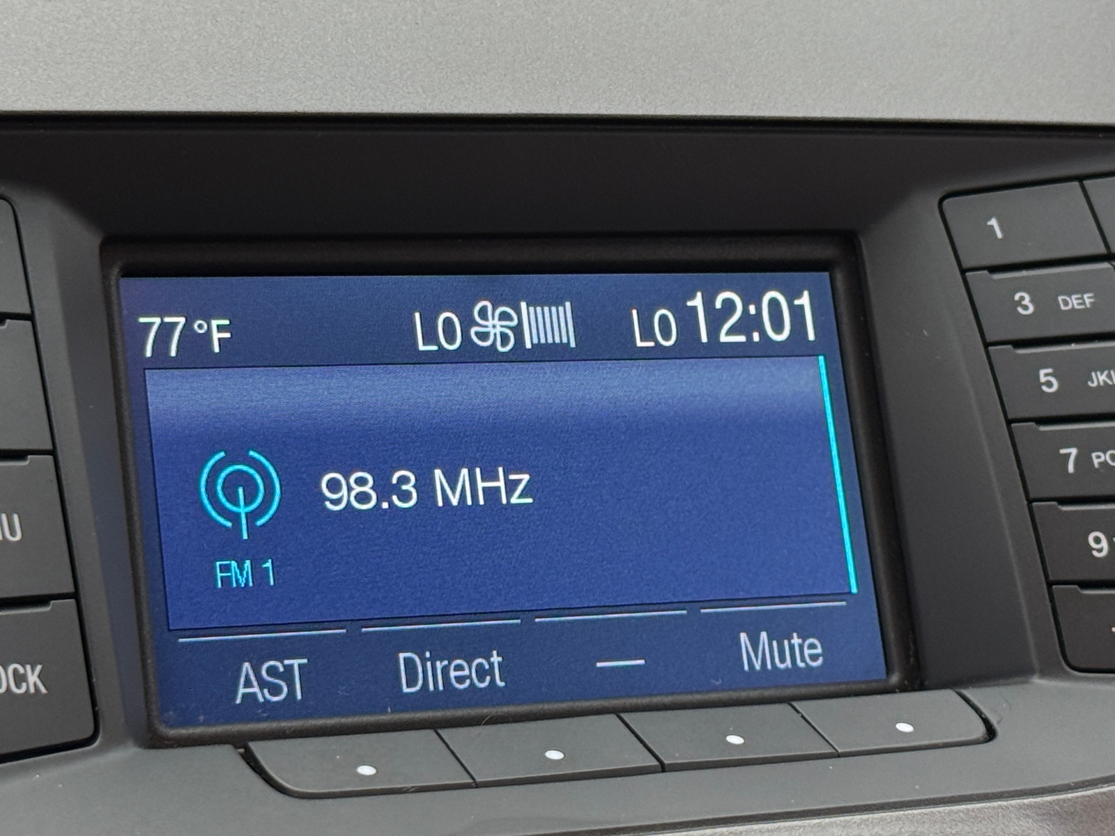 Thumbnail: 2016 Ford Taurus - 3