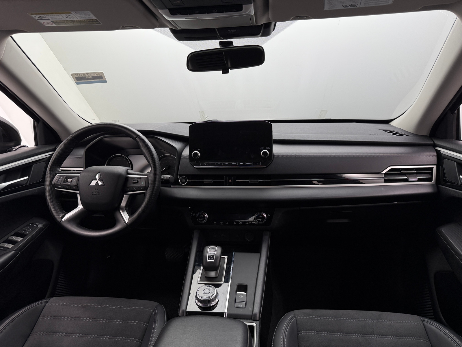 Thumbnail: 2024 Mitsubishi Outlander - 2