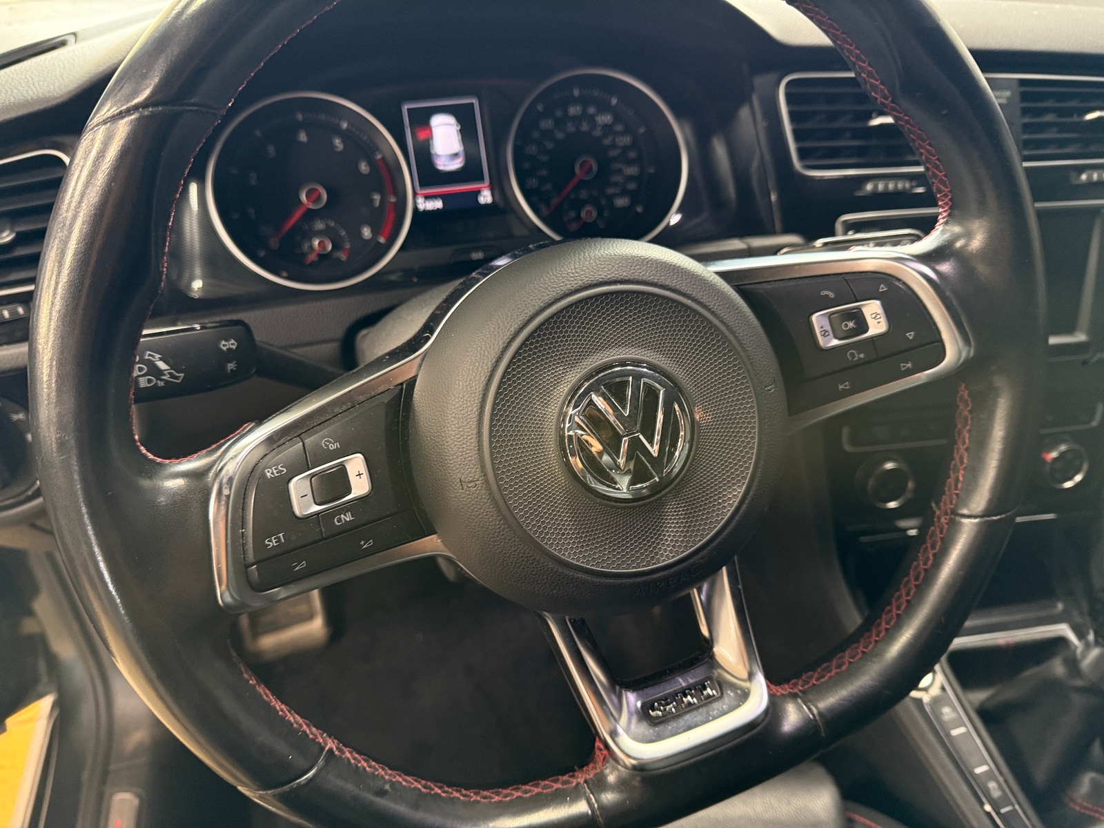Thumbnail: 2017 Volkswagen Golf - 5