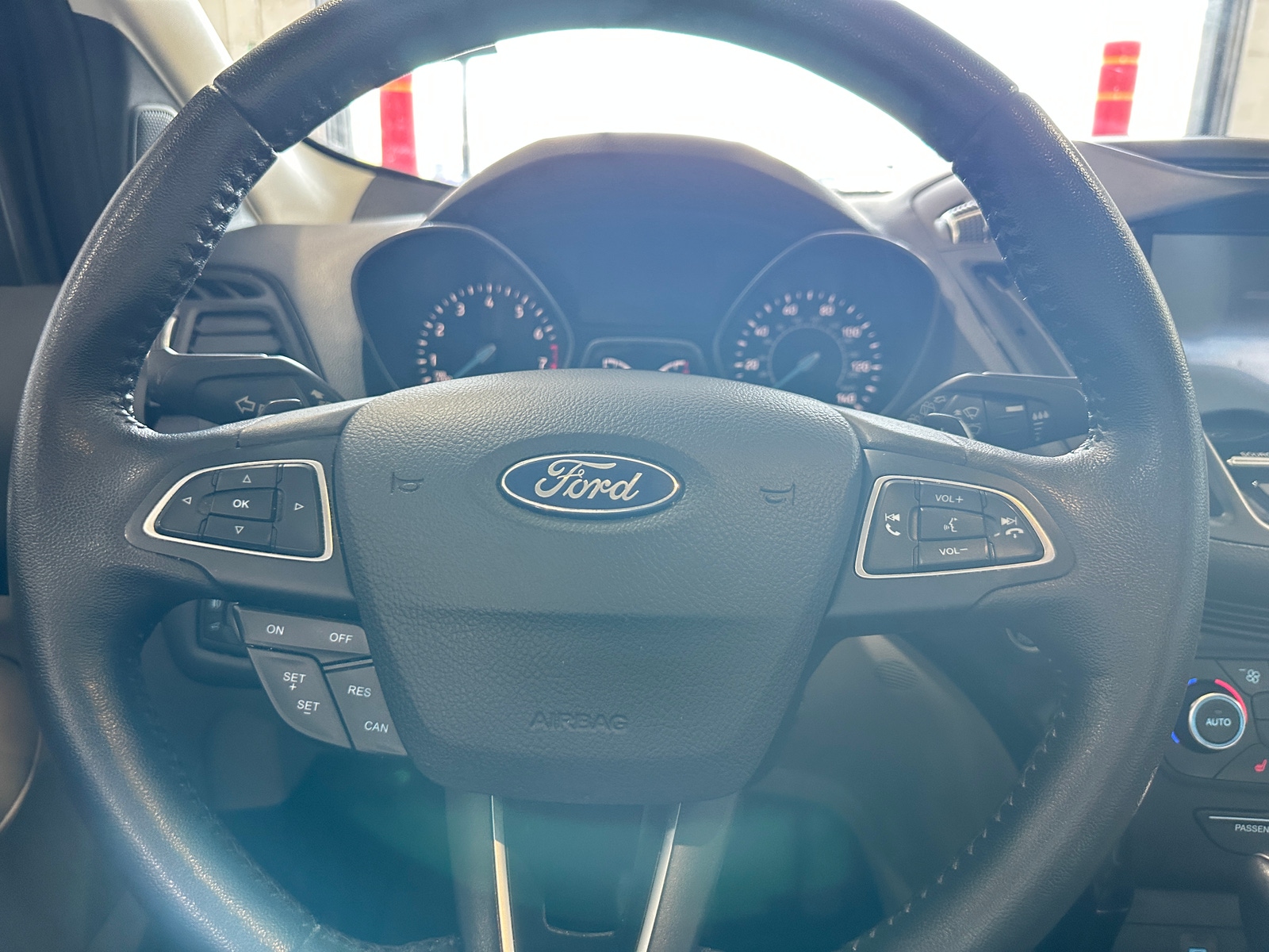 Thumbnail: 2017 Ford Escape - 4