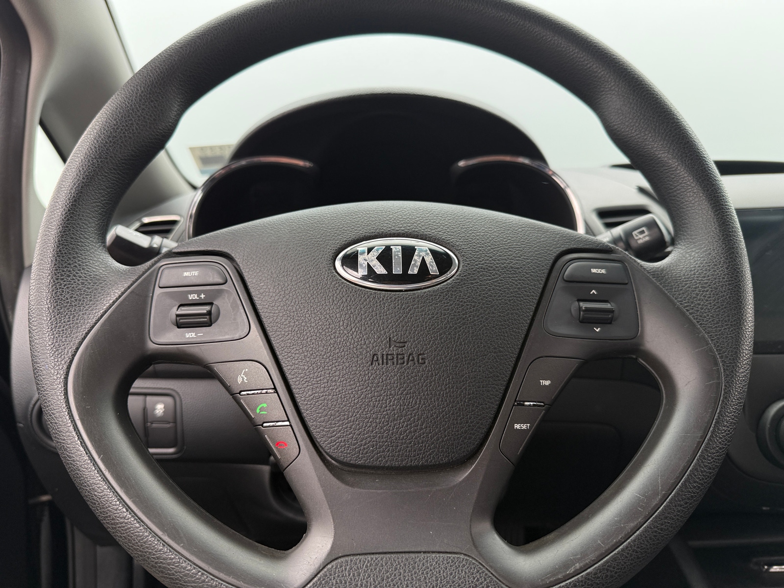 Thumbnail: 2017 Kia Forte - 5