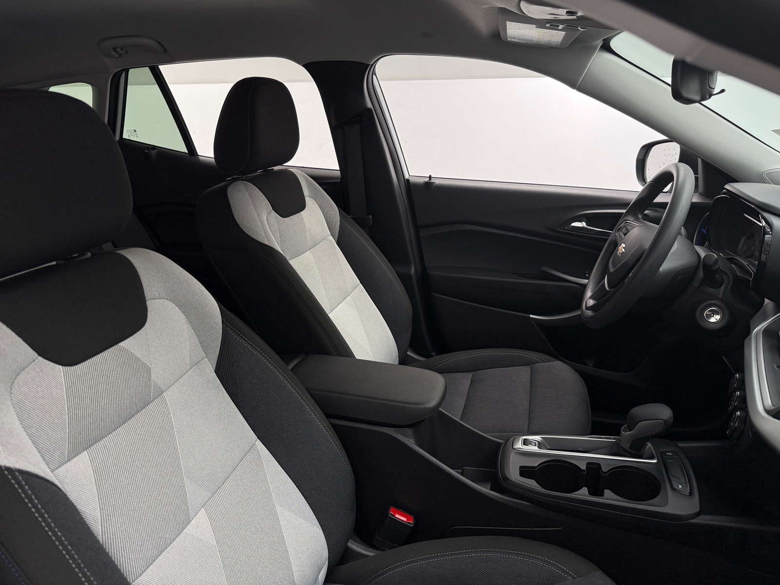 Thumbnail: 2025 Chevrolet Trax - 2