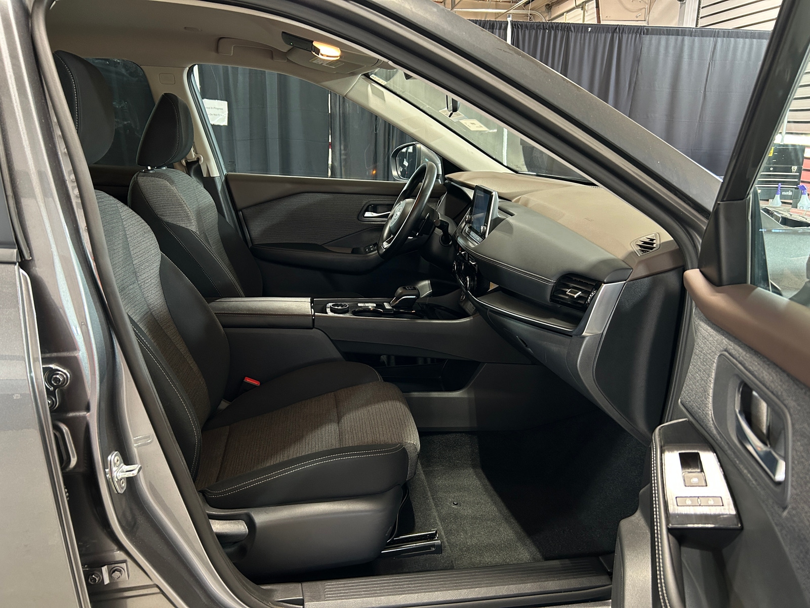 Thumbnail: 2022 Nissan Rogue - 2