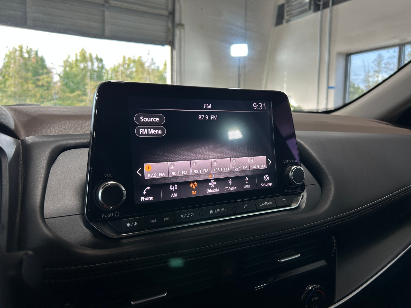 Thumbnail: 2022 Nissan Rogue - 4