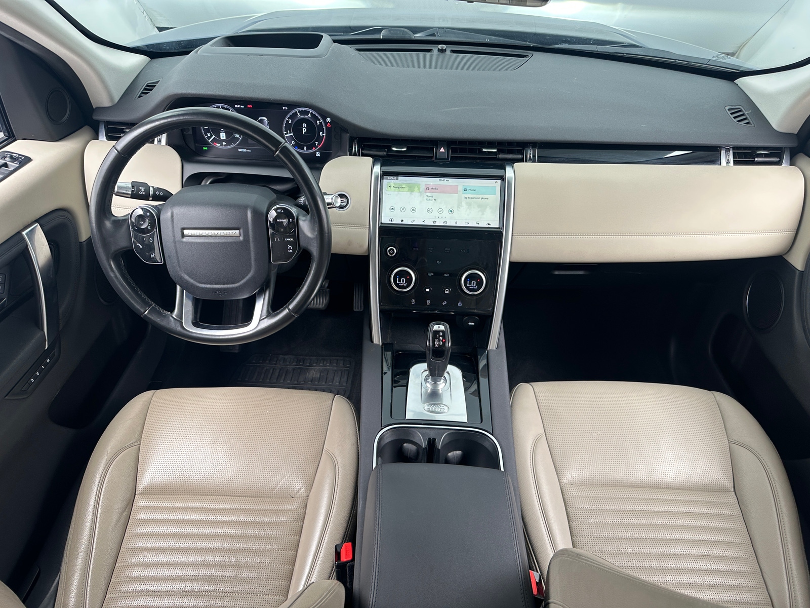 Thumbnail: 2020 Land Rover Discovery Sport - 2