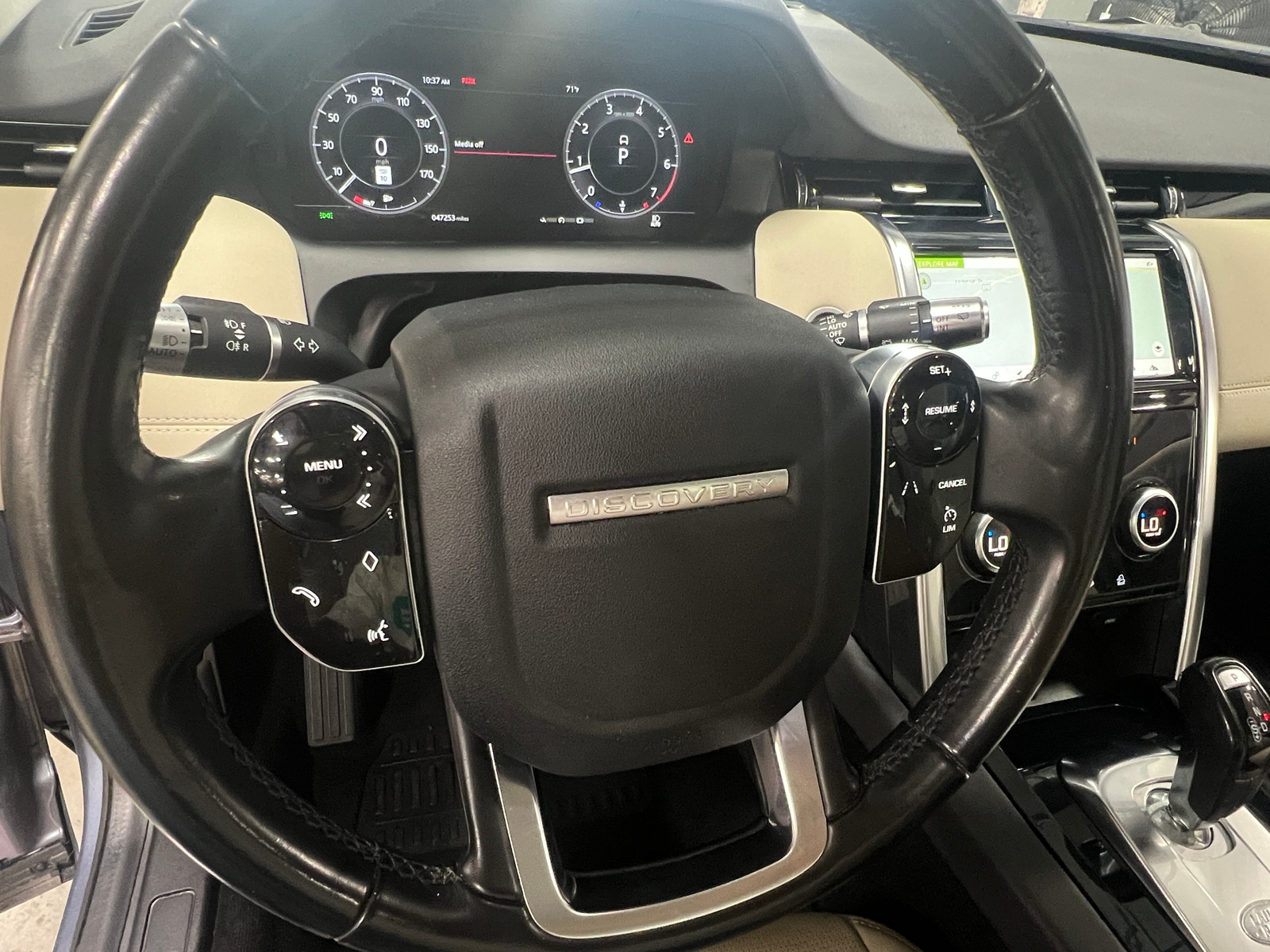 Thumbnail: 2020 Land Rover Discovery Sport - 4