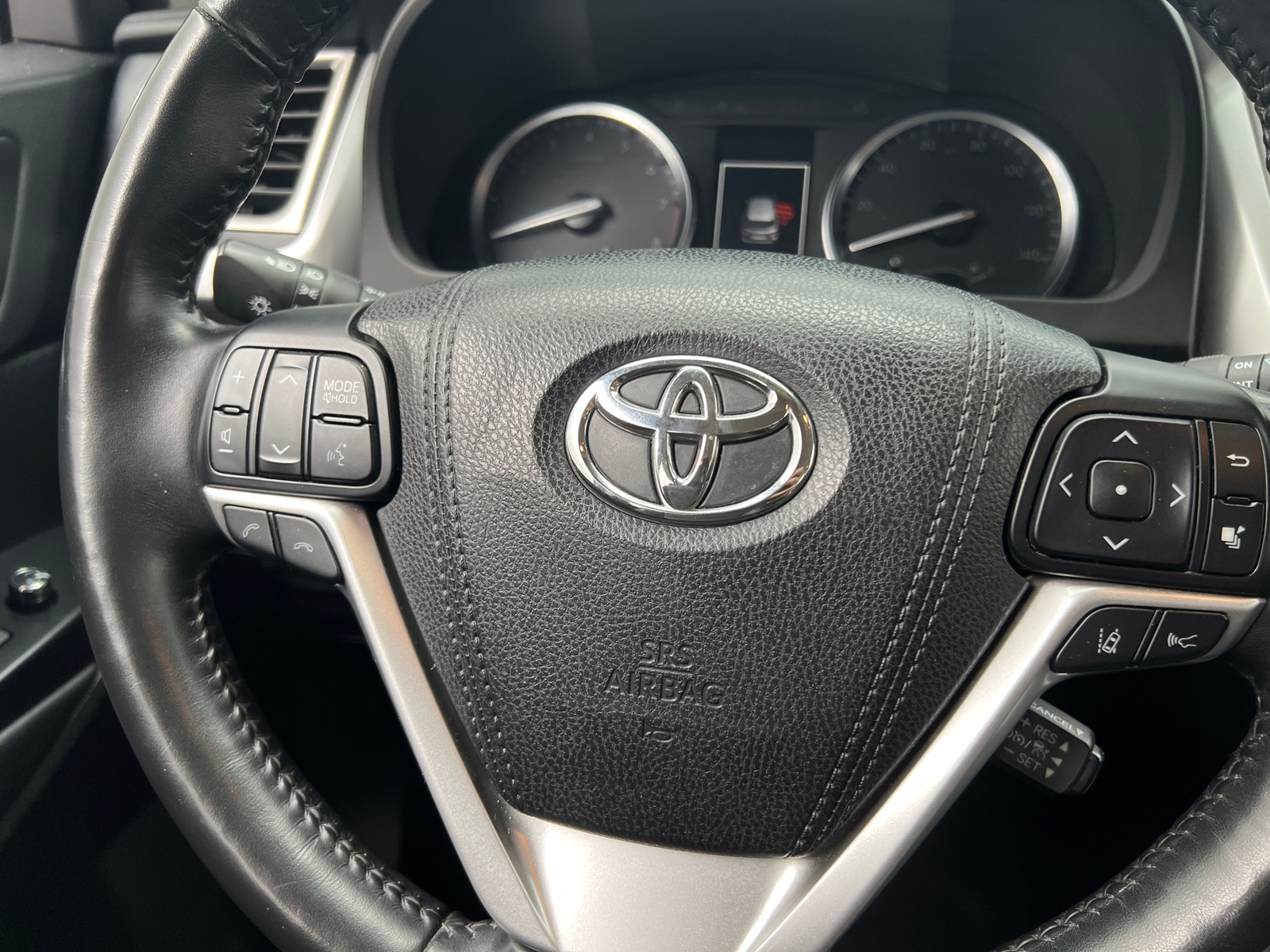 Thumbnail: 2017 Toyota Highlander - 4