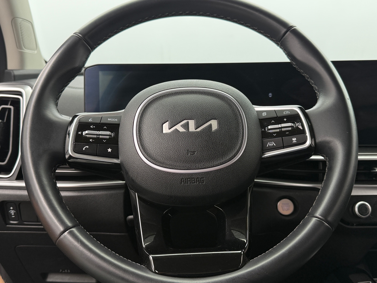 Thumbnail: 2024 Kia Sorento - 4