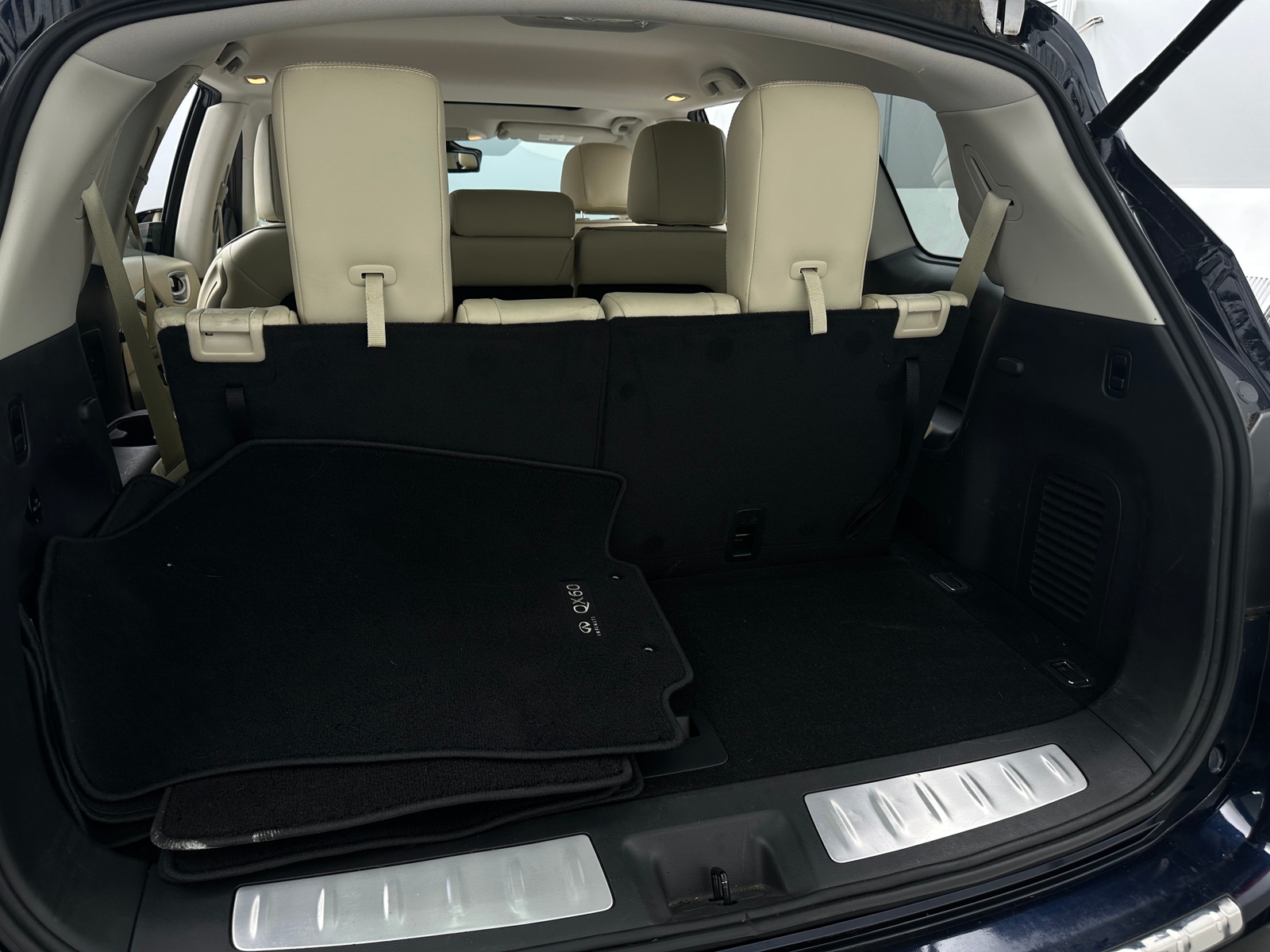 Thumbnail: 2019 INFINITI QX60 - 6